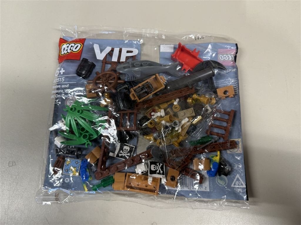 Lego pirates and treasure vip 40515 - 103 Pieces - Sealed, Ophalen of Verzenden, Nieuw