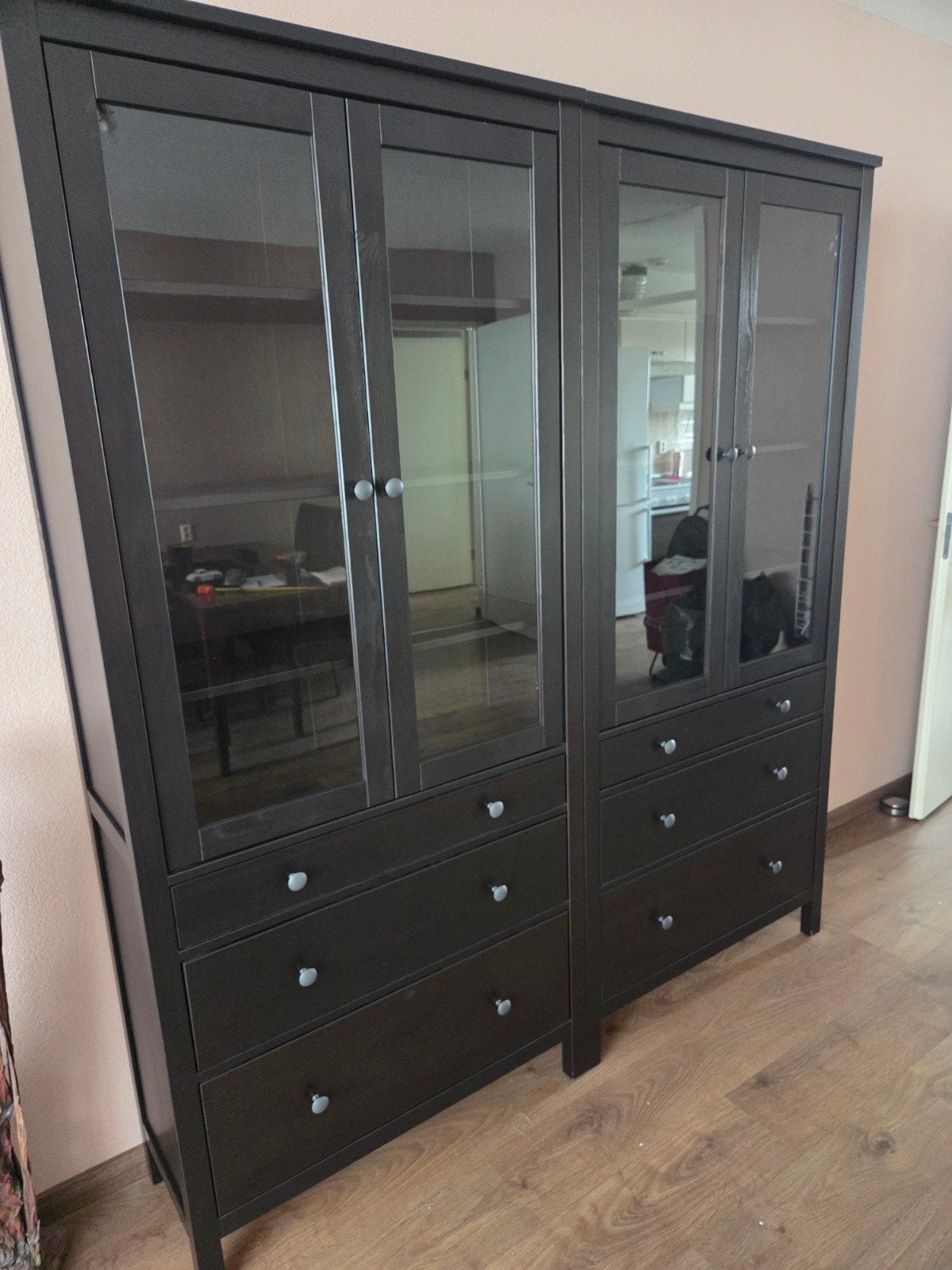 2x IKEA Hemnes Kast - Zwartbruin met Glasdeuren en Lades, Ophalen, Gebruikt, Met deur(en), Modern, Scandinavisch