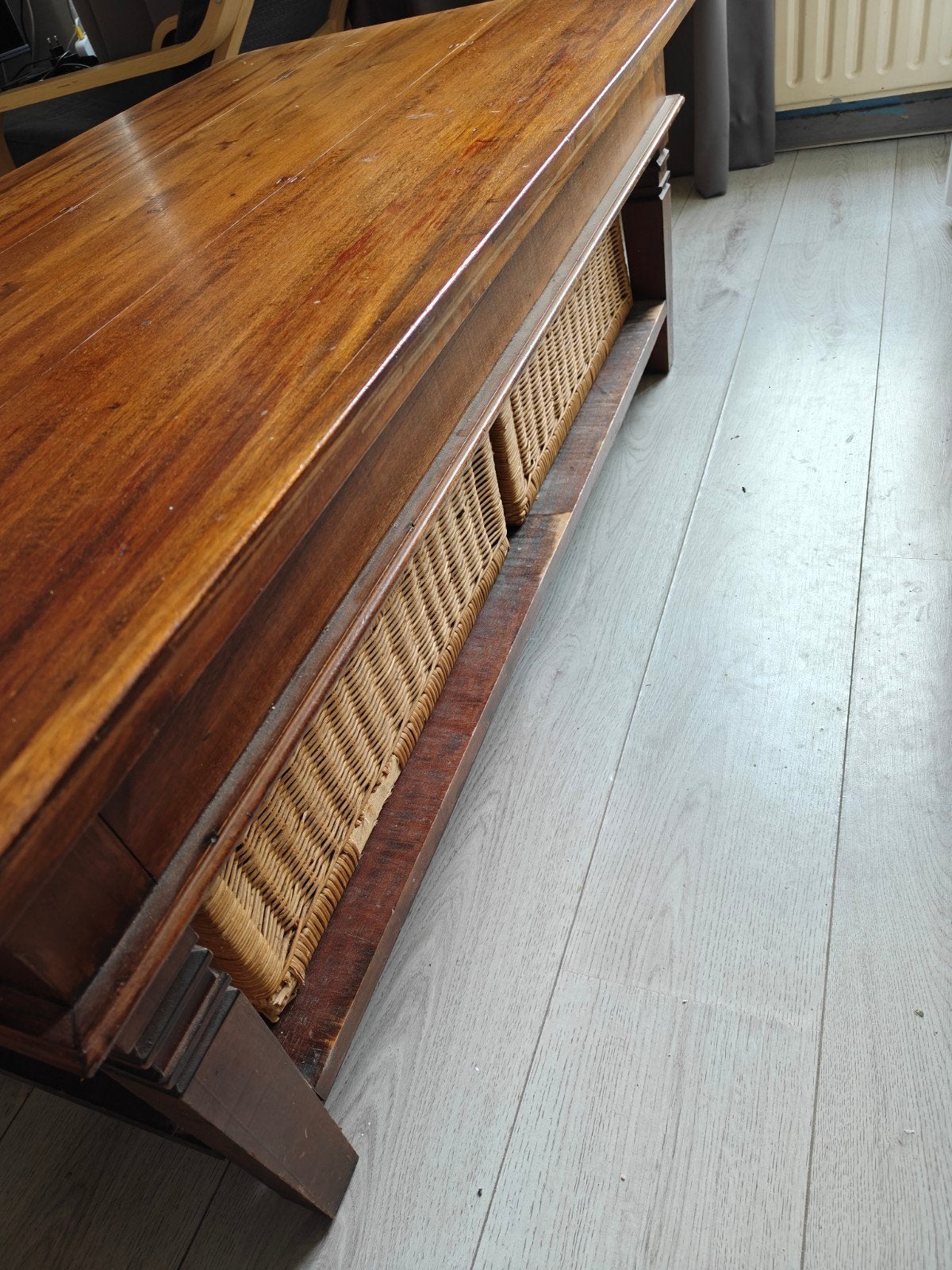 Houten salontafel met rieten manden, Gebruikt, 100 tot 150 cm, Rechthoekig, 50 tot 100 cm