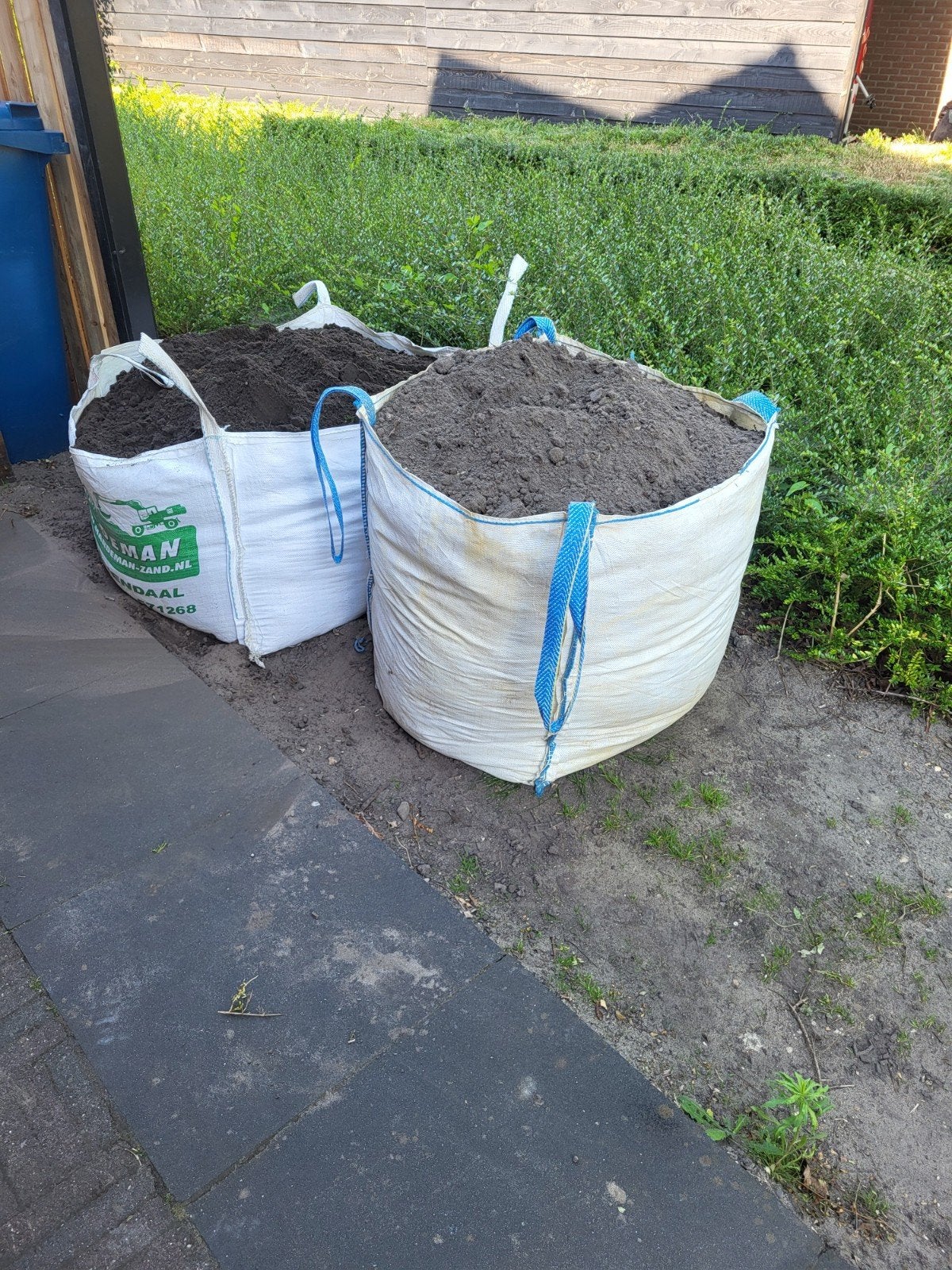 Zwarte grond  paar kub, Ophalen, Tuinaarde