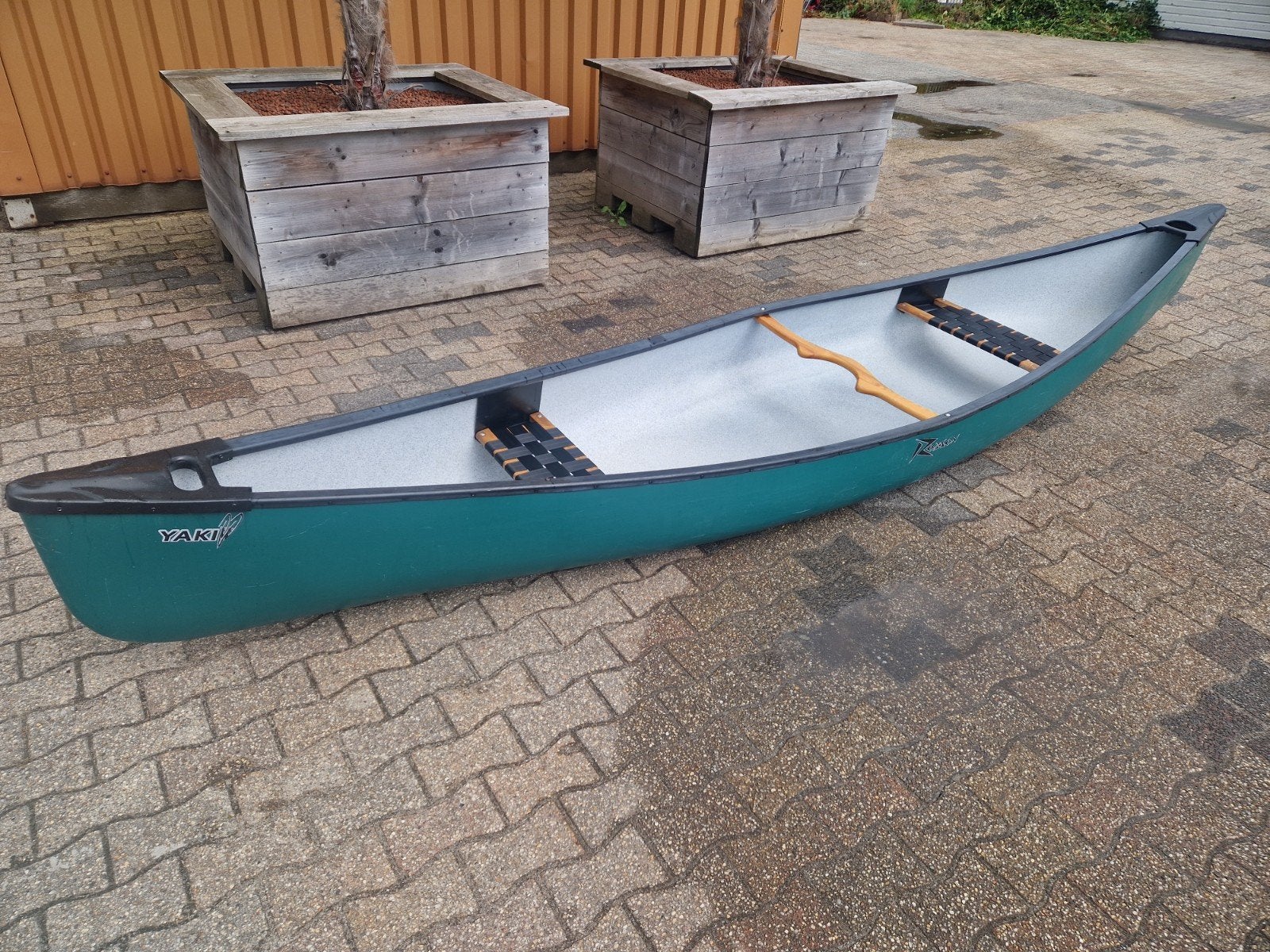Robson Yaki Canadese Kano €325, Watersport en Boten, Kano's, Ophalen, Gebruikt, Met peddels, UK