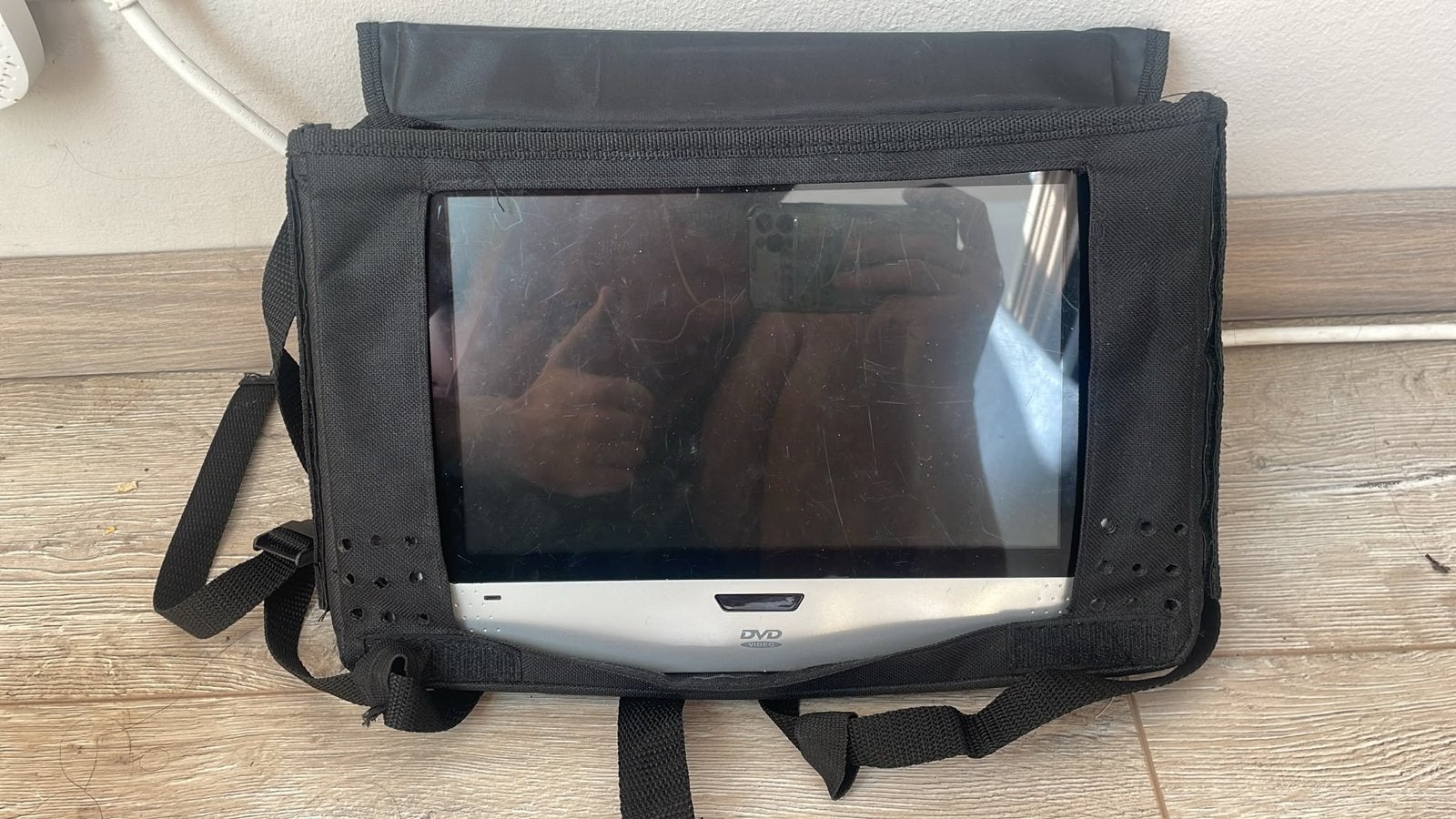 Lenco DVB-T draagbare tv met accessoires, Overige merken, Gebruikt, Ophalen of Verzenden, Minder dan 40 cm