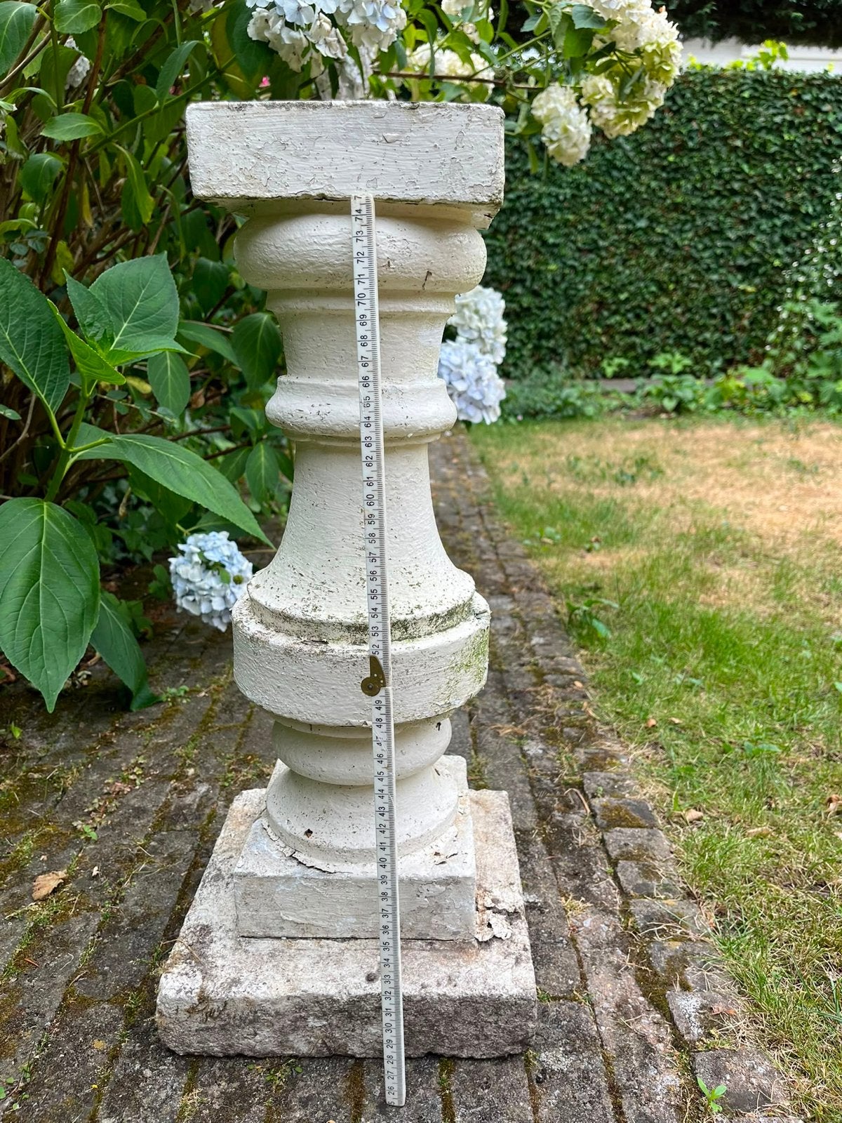 Decoratieve sokkel voor tuin of interieur, Ophalen, Gebruikt, Klassiek, Wit
