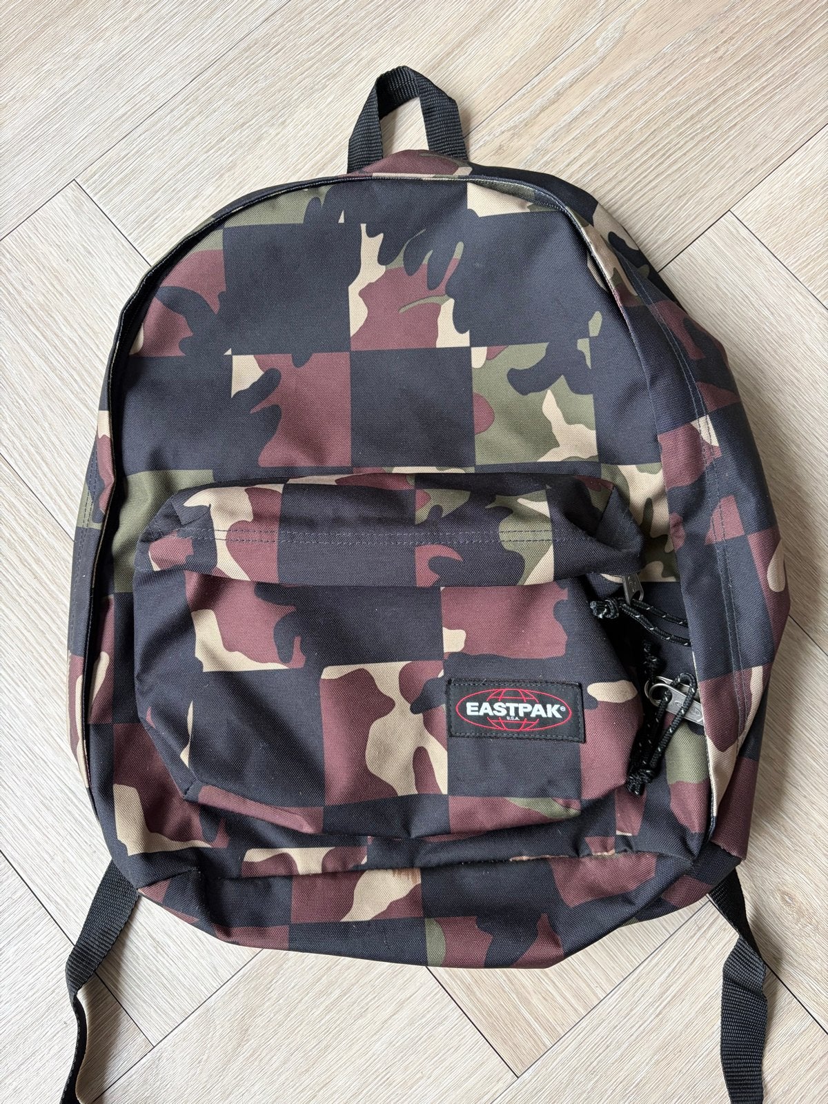 Eastpak rugzak camouflage print, Ophalen of Verzenden, Zo goed als nieuw, 25 tot 40 cm, Eastpak