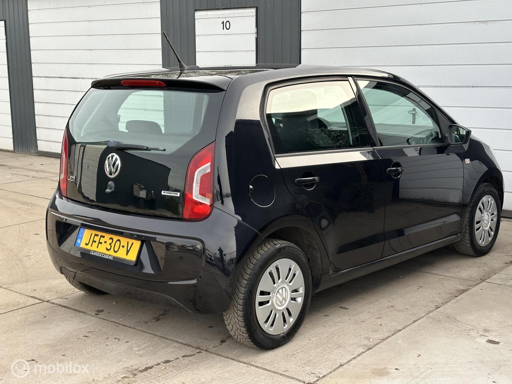 Foto 4 van Volkswagen Up! 1.0 move up! BlueMotion
