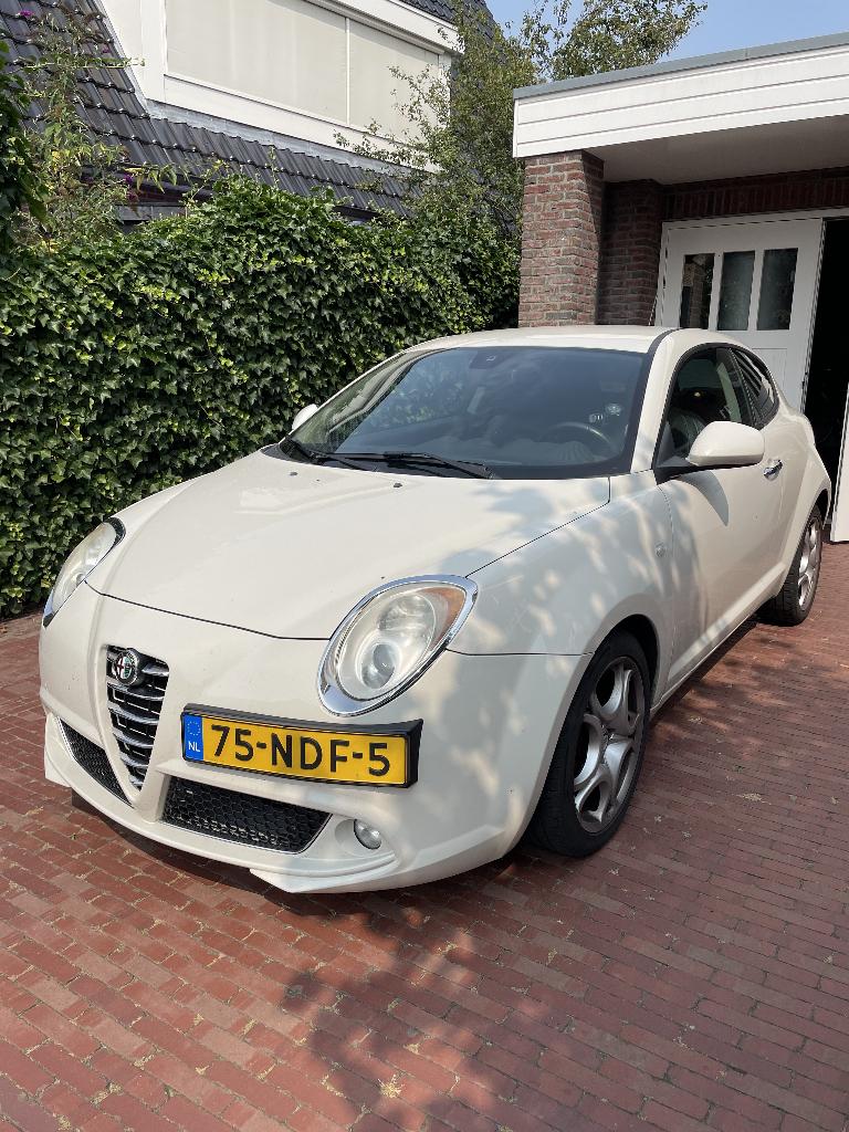 Alfa Romeo MiTo 1.4 Centenario | 105pk LUXE | 2010 Beige, Auto's, Alfa Romeo, Voorwielaandrijving, Euro 5, 4 cilinders, Handgeschakeld