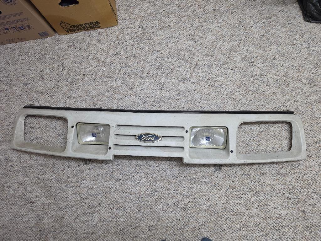 Gril ford Sierra, Auto-onderdelen, Ophalen, Gebruikt, Ford, Motorkap