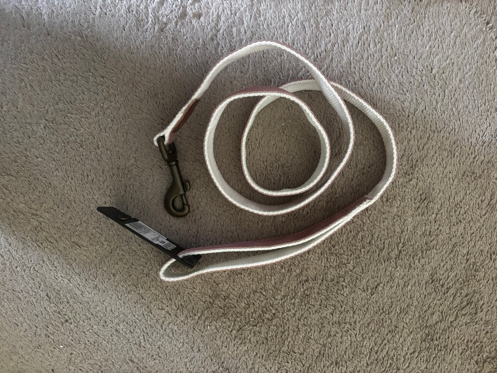 Designed by lotte roze riem 1.20 m, Dieren en Toebehoren, Ophalen of Verzenden, Nieuw, Hondenriem