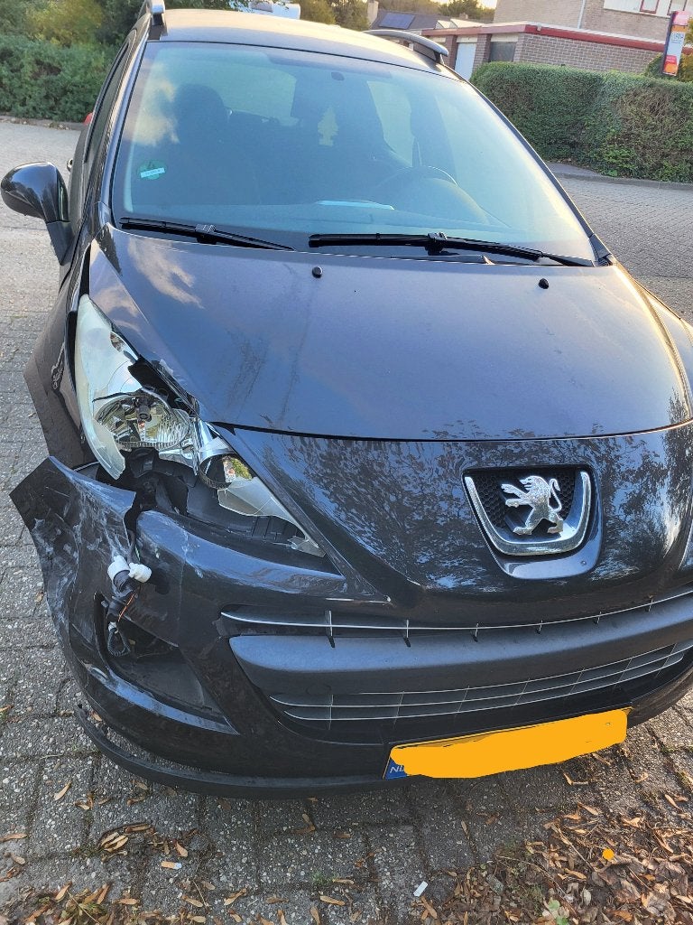 Beschadigde Peugeot 207 SW, Ophalen, Zwart, Stationwagon, Handgeschakeld