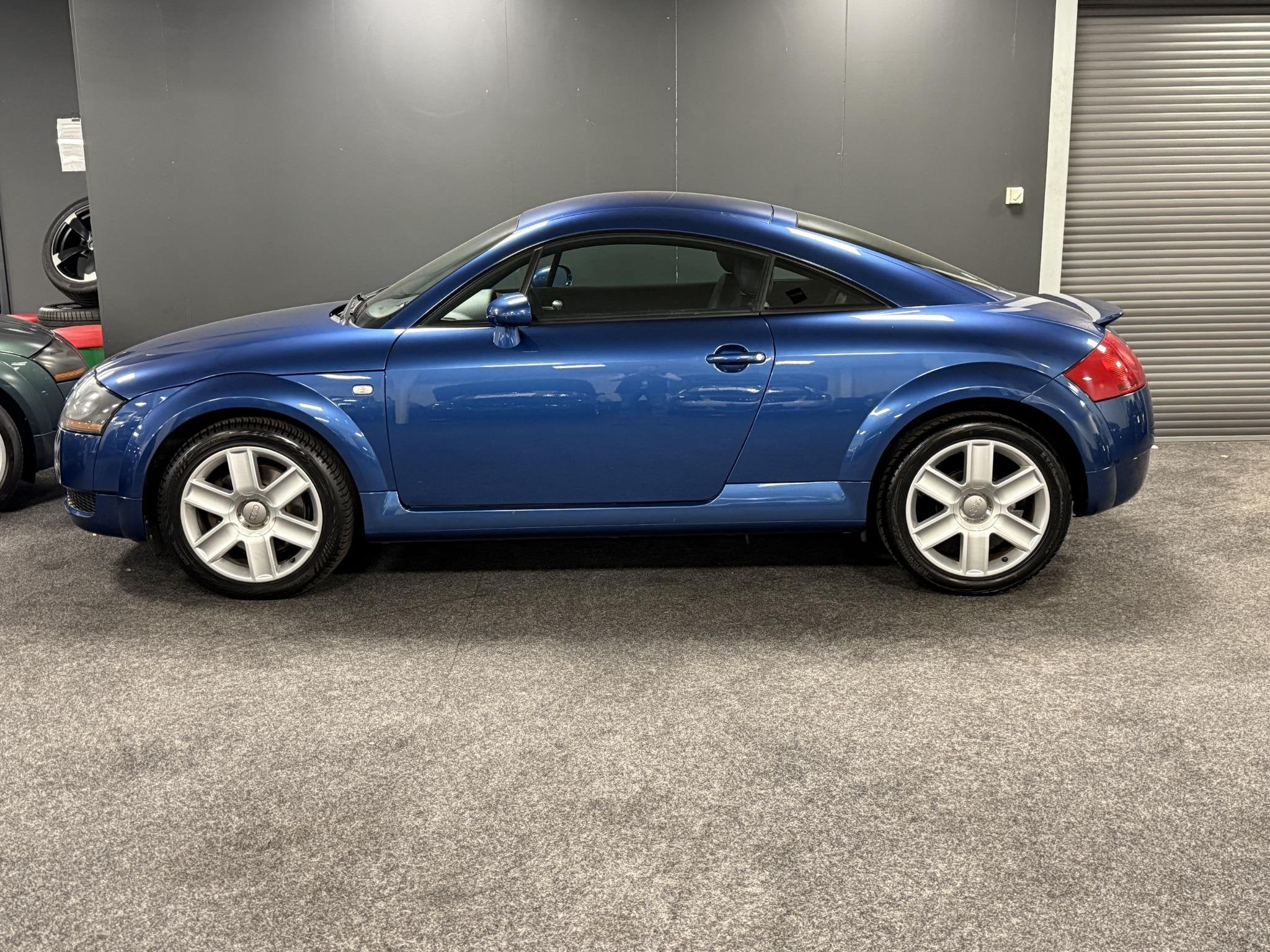 Audi TT 1.8 5V Turbo 180PK Orig NL Auto, Auto's, Audi, Voorwielaandrijving, TT, Gebruikt, Zwart