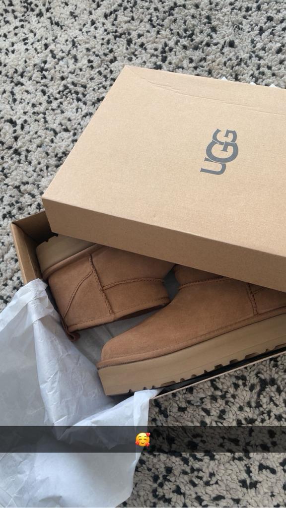 UGG Classic Ultra Mini Platform, Kleding | Dames, Schoenen, Zo goed als nieuw, Overige typen, Overige kleuren, Ophalen