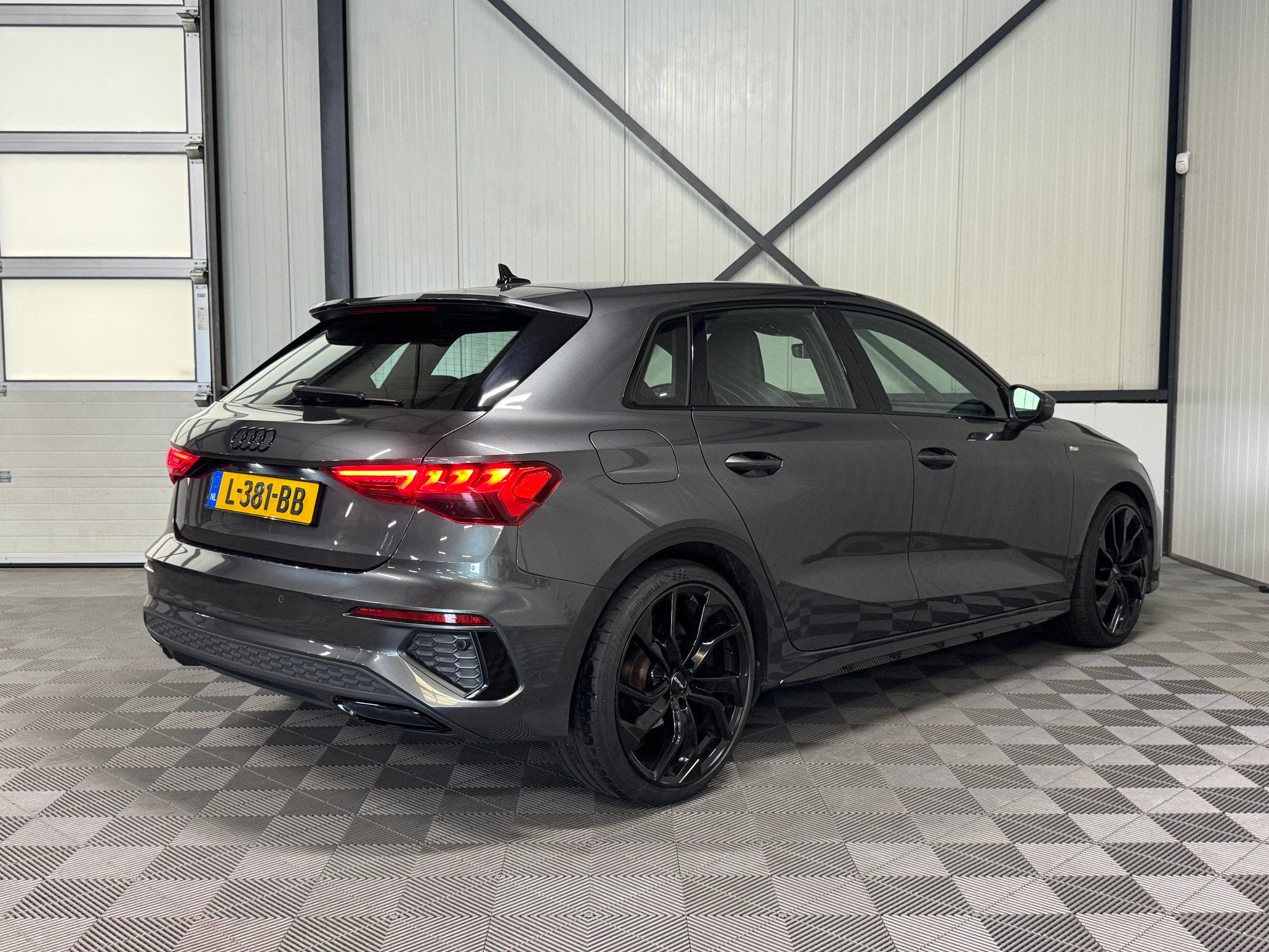 Audi A3 Sportback 30 TFSI S-Tronic | S-Line S-Edition | Navi, Auto's, Automaat, Gebruikt, Euro 6, 2 km/l