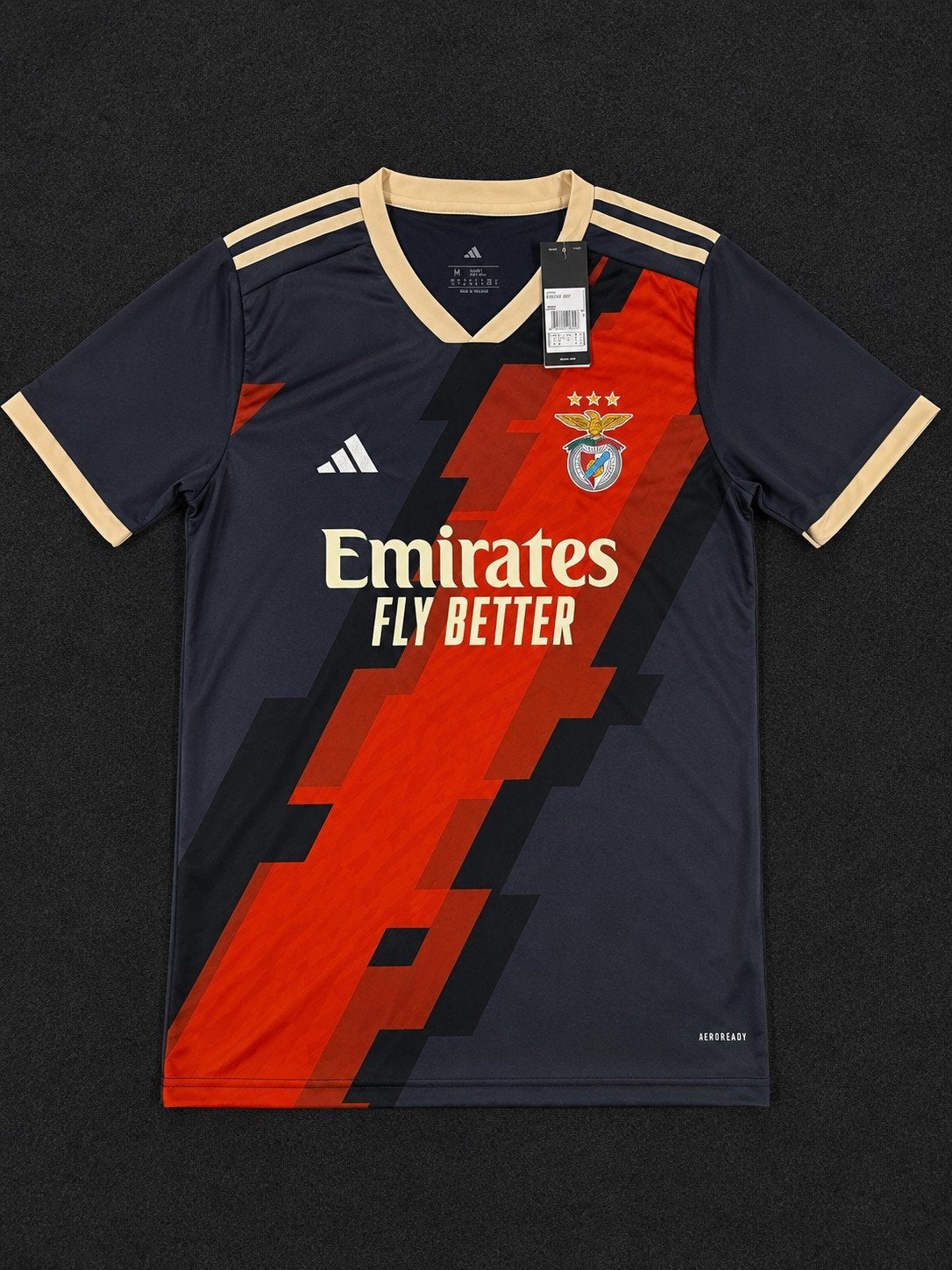 benfica 4de shirt Maat M - Ongebruikt met kaartje, Maat M, Verzenden, Nieuw, Shirt