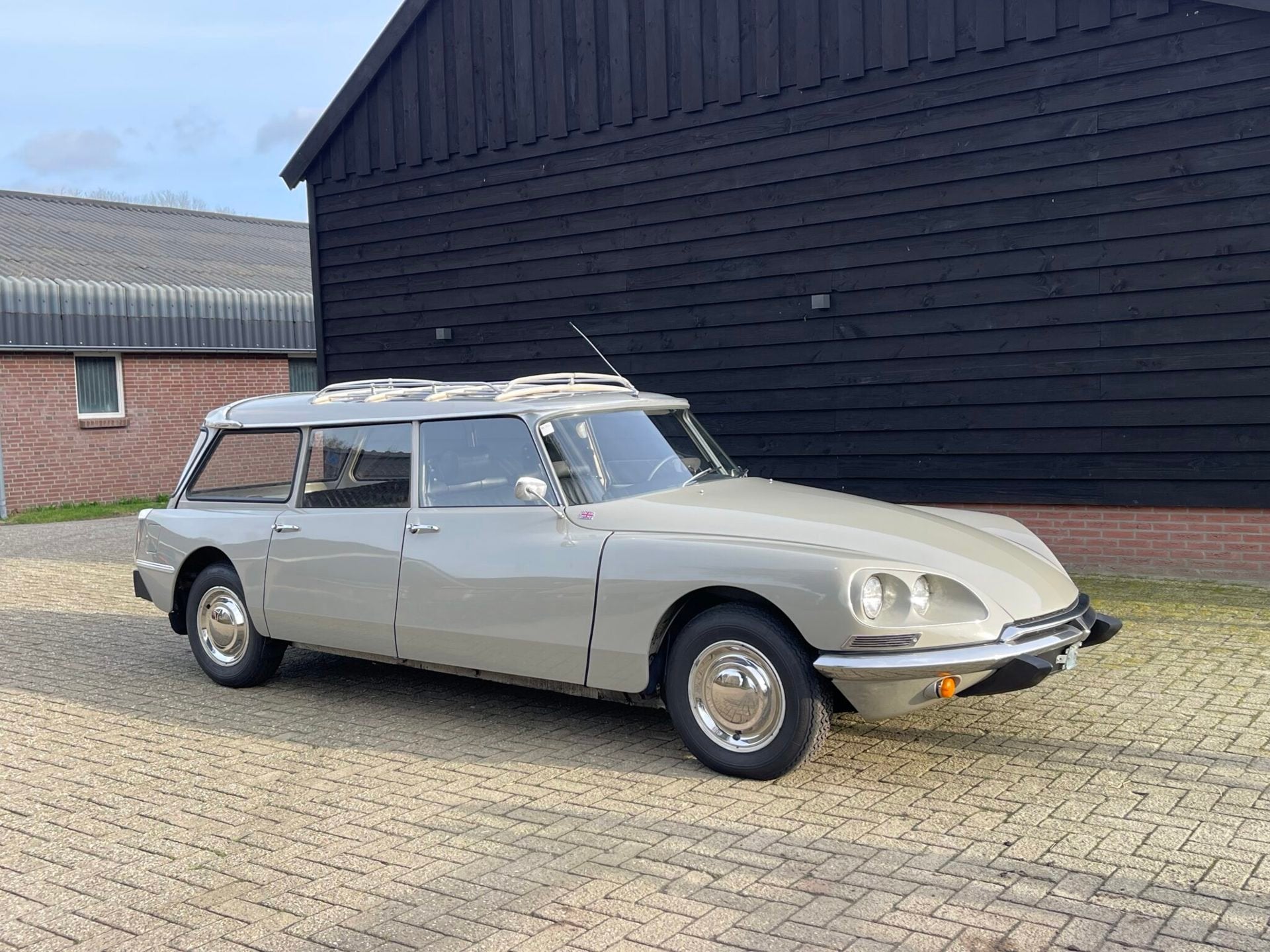 Citroen ID 21 Break in mooie originele staat, Auto's, Oldtimers, 101 pk, Zwart, Citroën, 7 stoelen