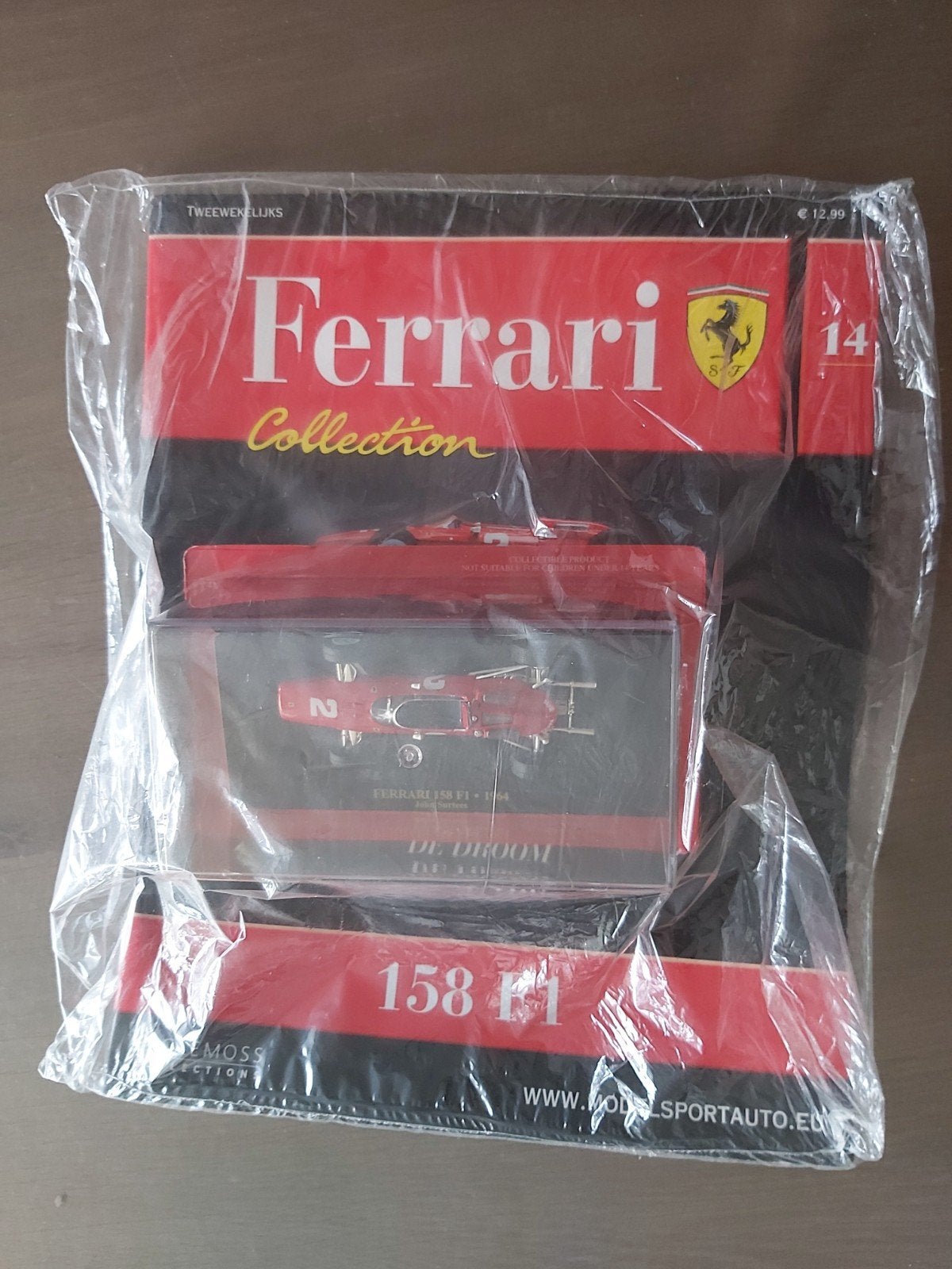 Ferrari 158 F1 1964 John Surtees 1:43 + Tijdschrift NIEUW, Ophalen of Verzenden, Nieuw, Auto, Overige merken