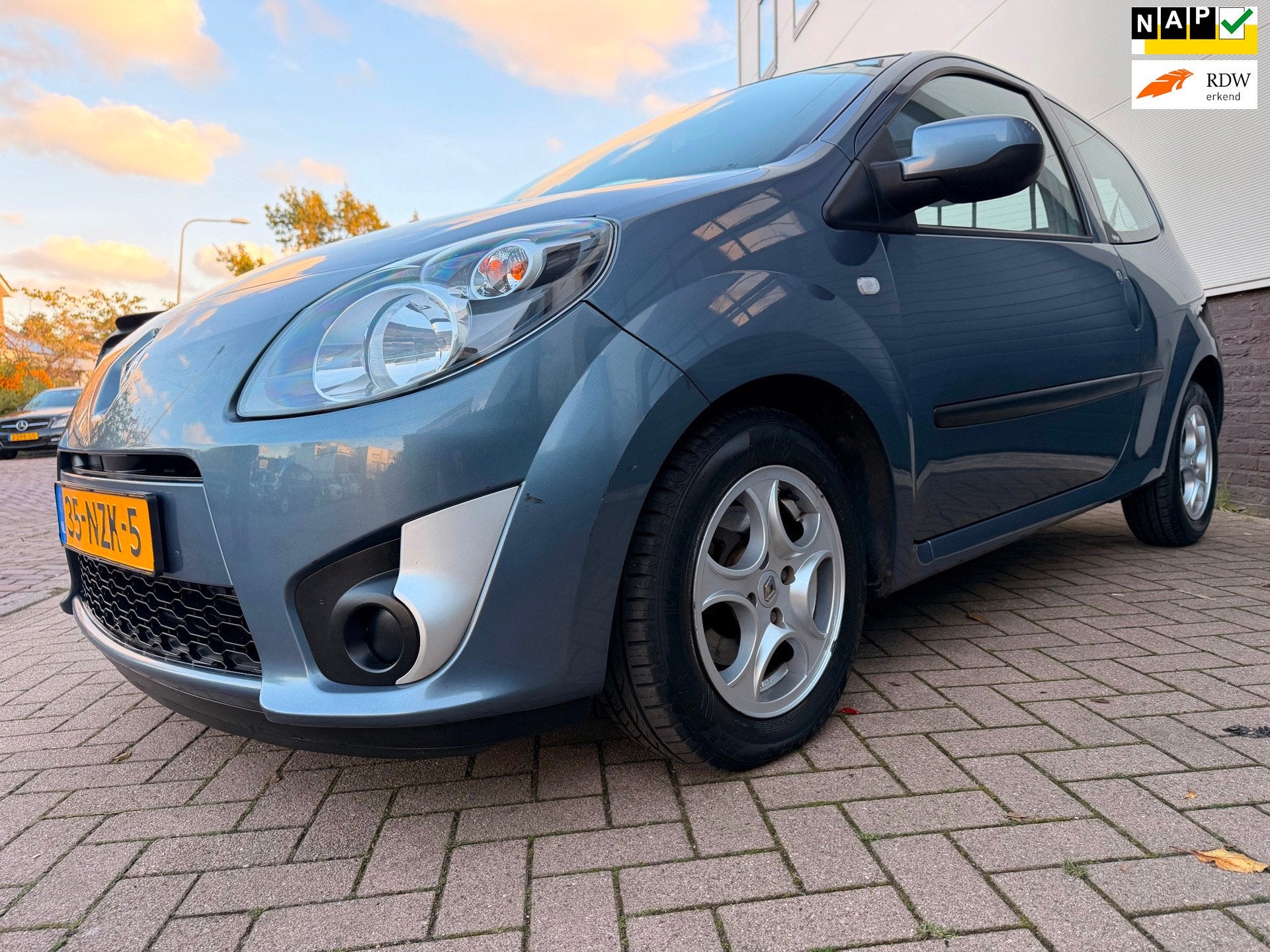 Renault Twingo 1.2-16V Authentique/1eigenaar/56381 km Nap/Au, Auto's, Twingo, 4 cilinders, Origineel Nederlands, Bedrijf