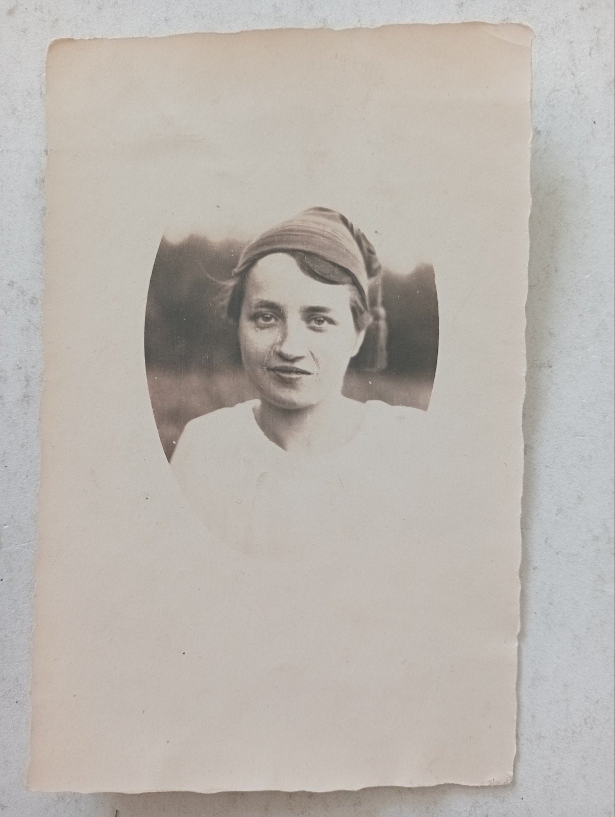 Portret vrouw met muts 20e eeuw, Ophalen of Verzenden, Voor 1940, Gebruikt