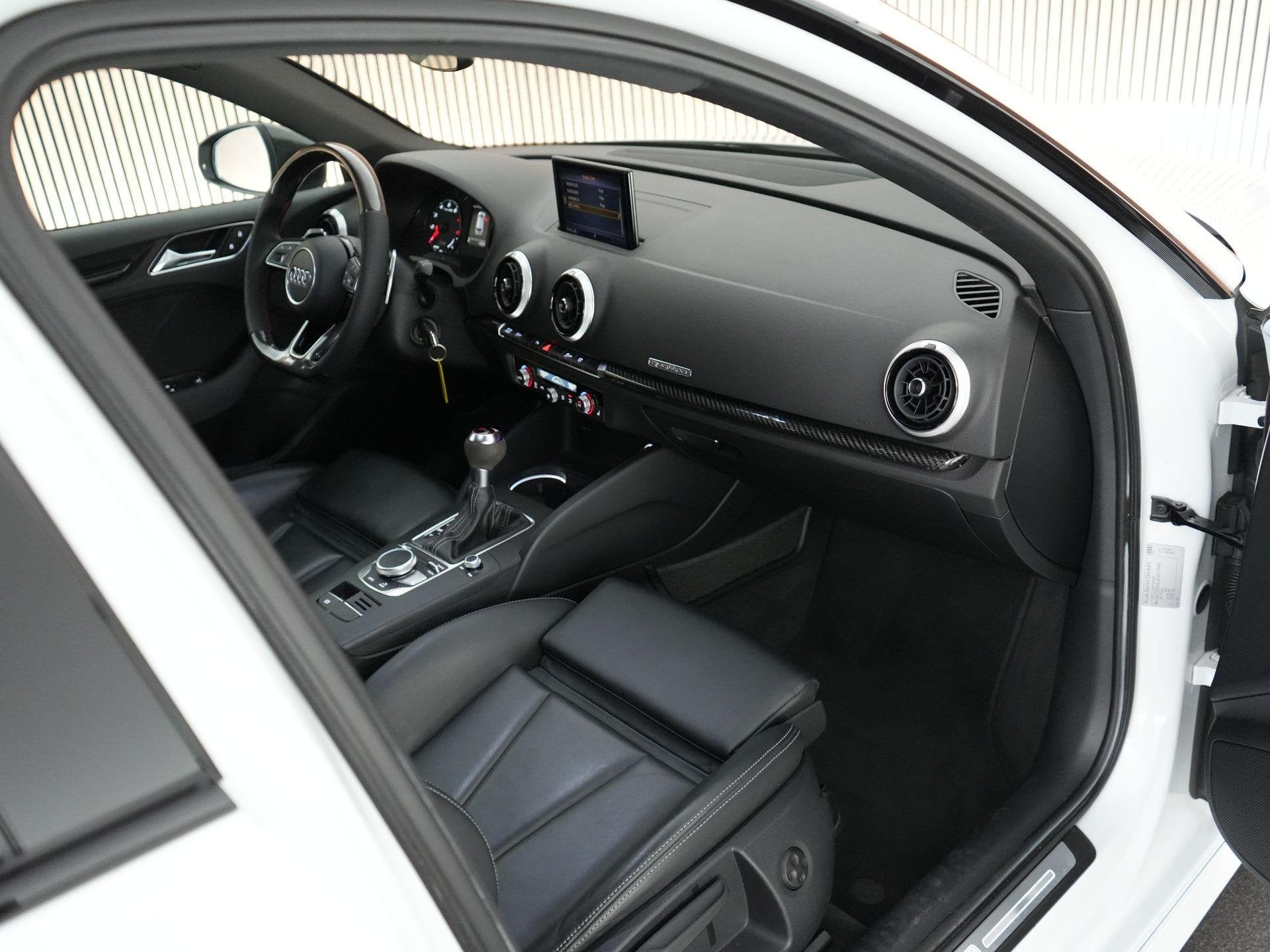 Audi RS3 Sportback 2.5 400pk TFSI quattro |RS-seats|ABT vere, Auto's, Automaat, Gebruikt, RS3, Wit