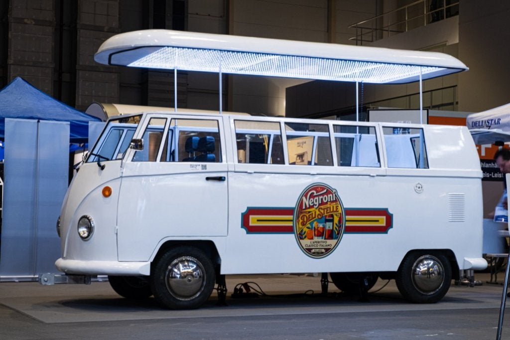 Een echte blikvanger! Opvallende- en unieke FOODTRUCK, Zakelijke goederen, Ophalen, Vredeveld, Info@verkoopwagen.nl, 9431TC