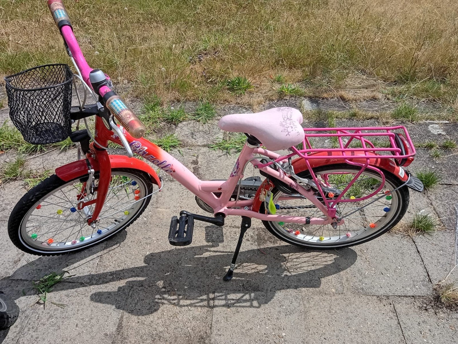 Roze meisjesfiets, gebruikt maar nog goed voor 1 ronde, Fietsen en Brommers, Fietsen | Meisjes, Ophalen of Verzenden, Gebruikt