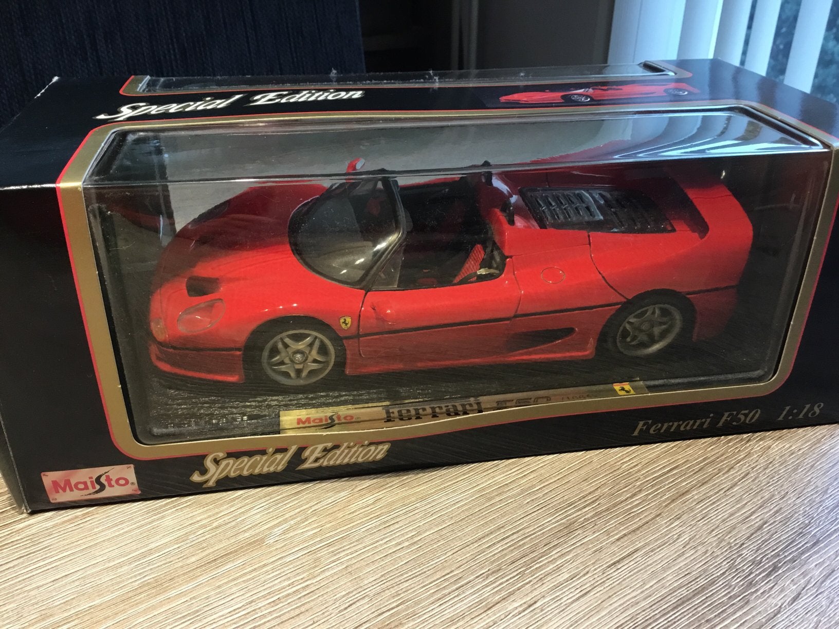 Maisto Ferrari F50 (1995) Special Edition 1:18, Ophalen of Verzenden, Zo goed als nieuw, Auto, Maisto