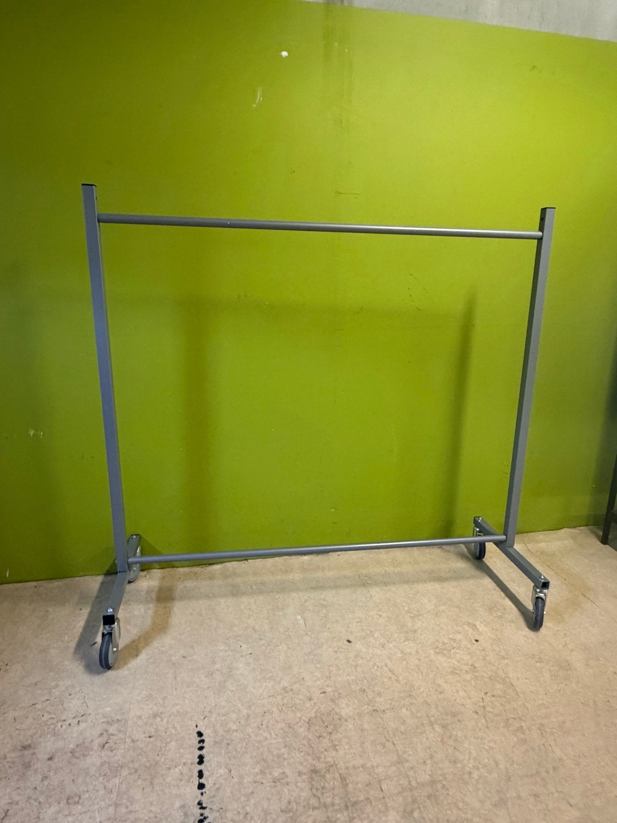 Kledingrek op wielen - extra Stevig en mobiel 157 x 177 cm, Ophalen, Met wielen, Gebruikt