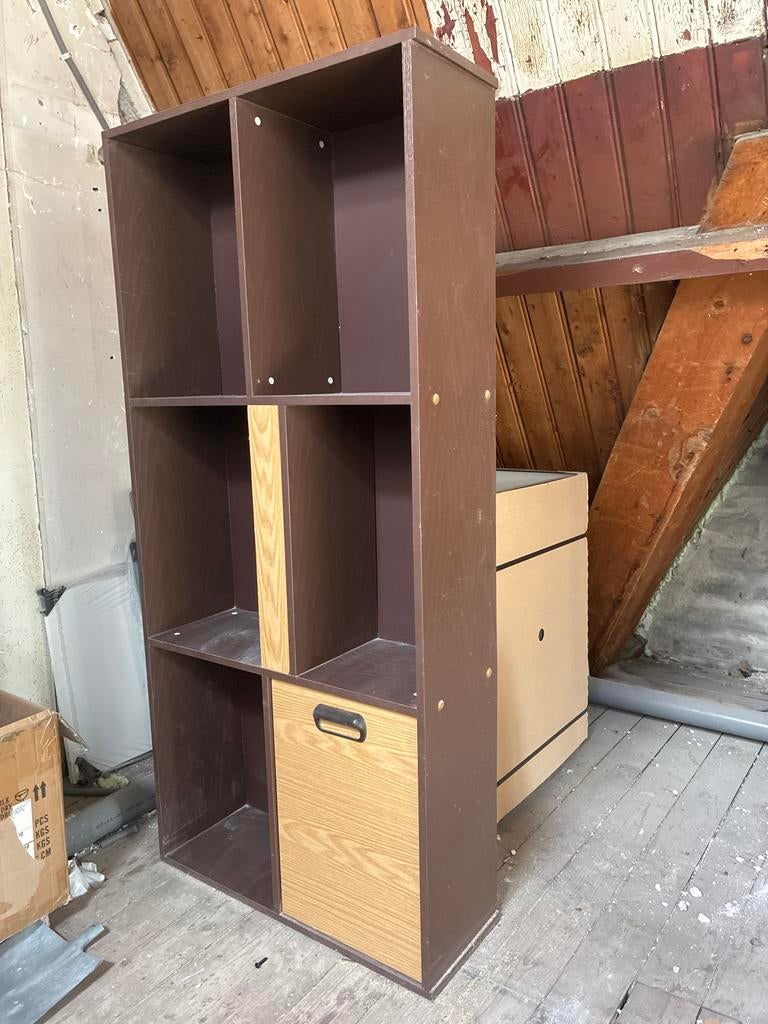 Gratis Boekenkast/Opbergkast met lade - Bruin/Houtkleur, Ophalen, Met plank(en), Gebruikt, 100 tot 150 cm