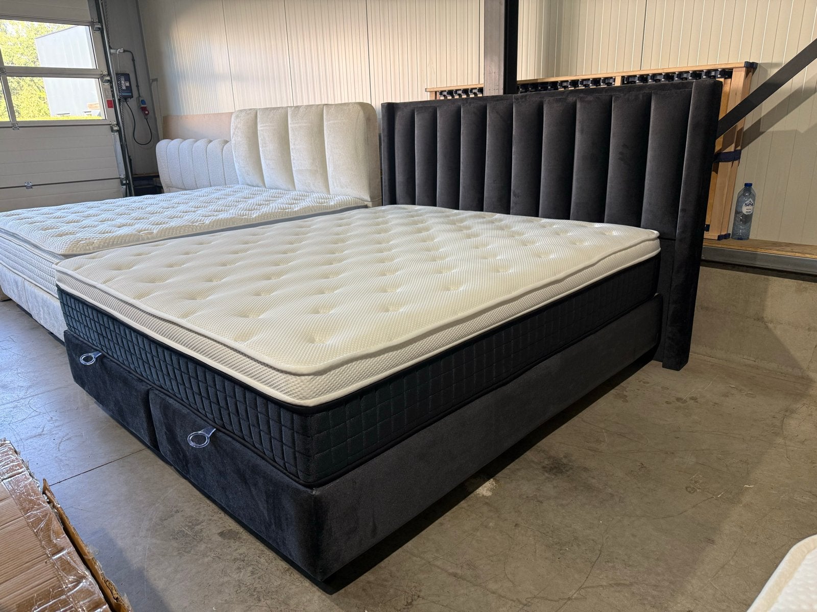 Boxspring 180x210 met opbergruimte en luxe matras Zwart, Zwart, Tweepersoons, Ophalen of Verzenden, Zo goed als nieuw