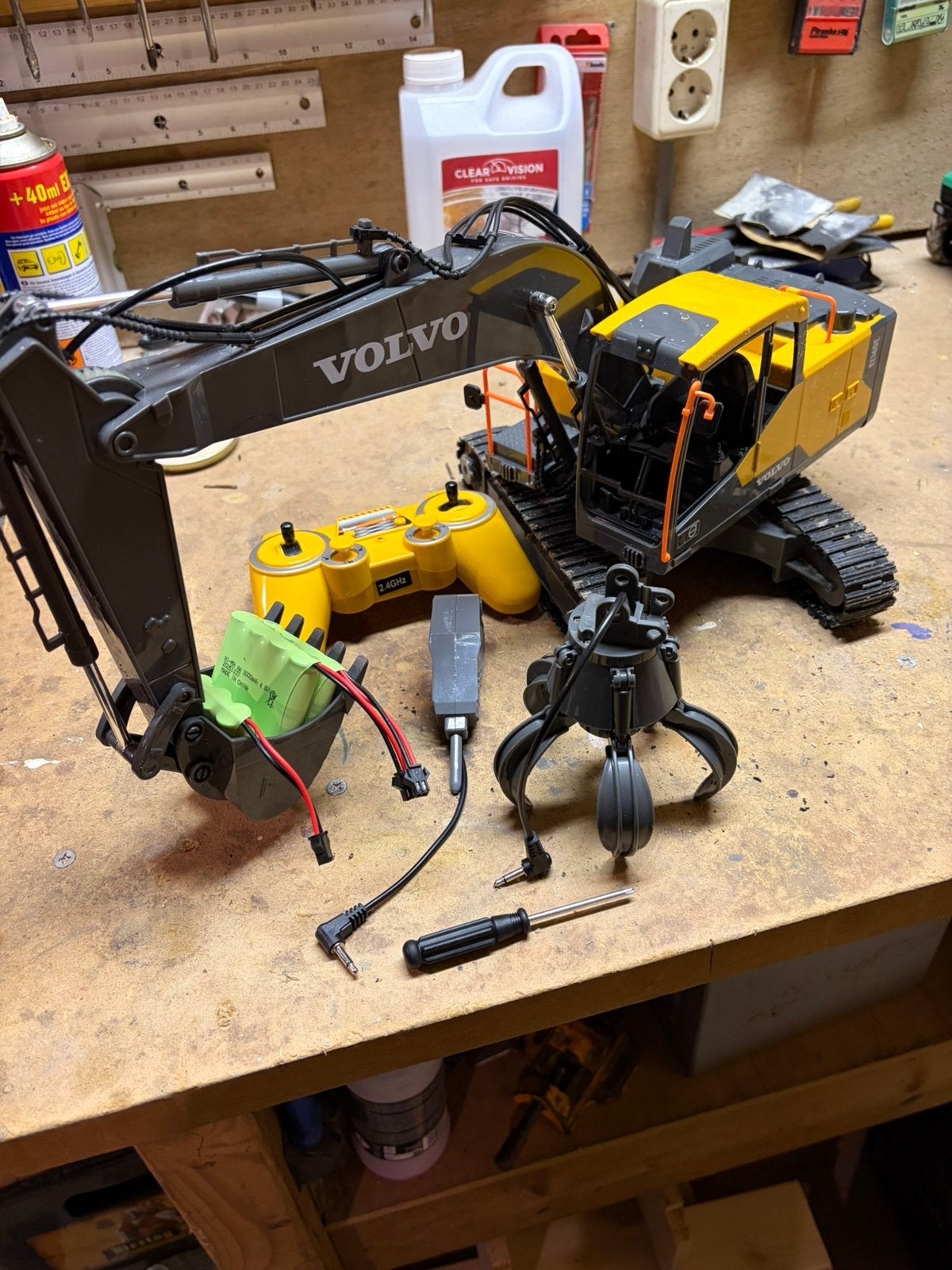 Rc volvo ec160e 1:20, Hobby en Vrije tijd, Ophalen of Verzenden, Zo goed als nieuw