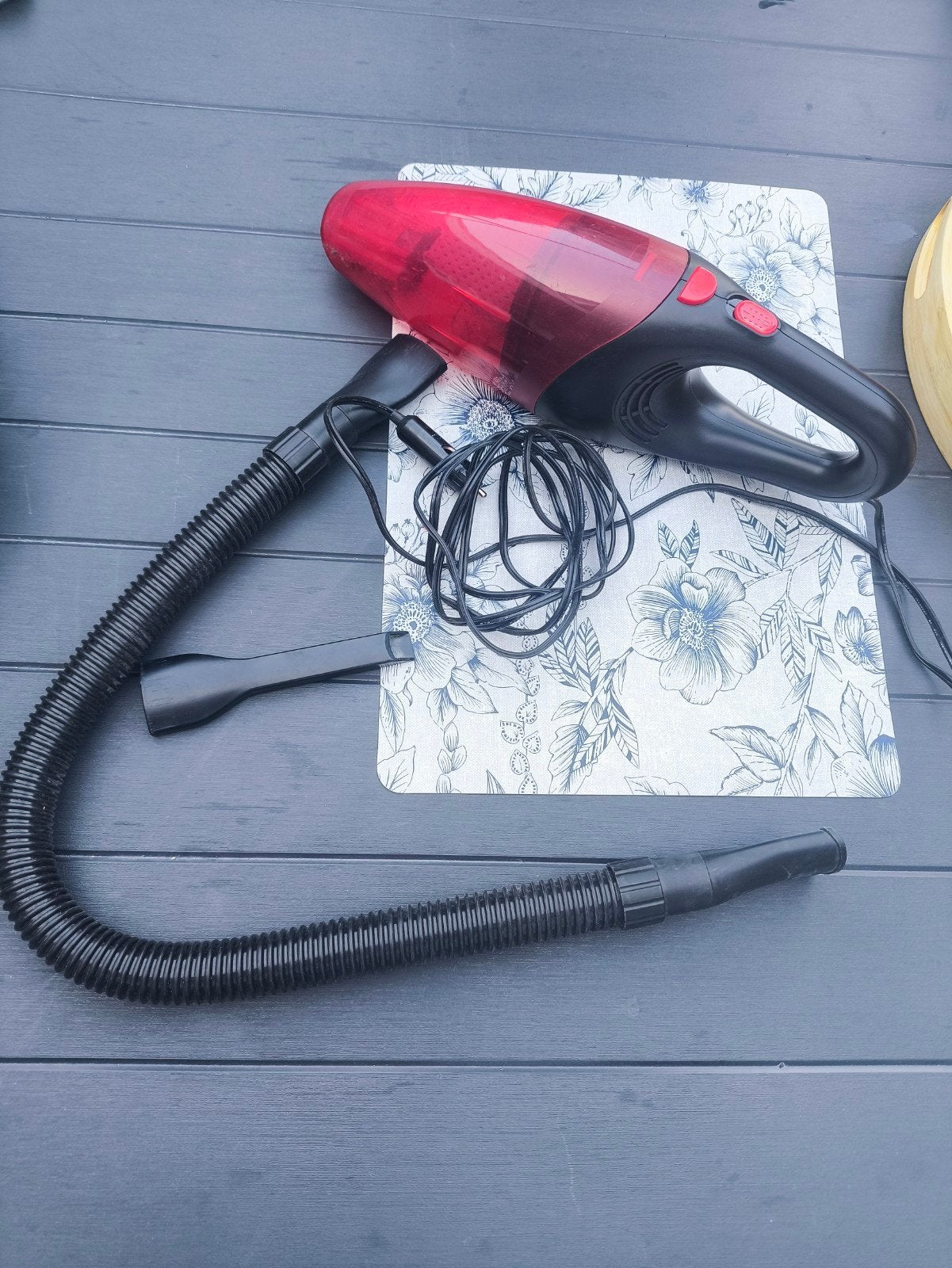 Handstofzuiger 12V 120W voor auto - Rood/Zwart, Kruimeldief, Ophalen of Verzenden, Zo goed als nieuw, Minder dan 1200 watt