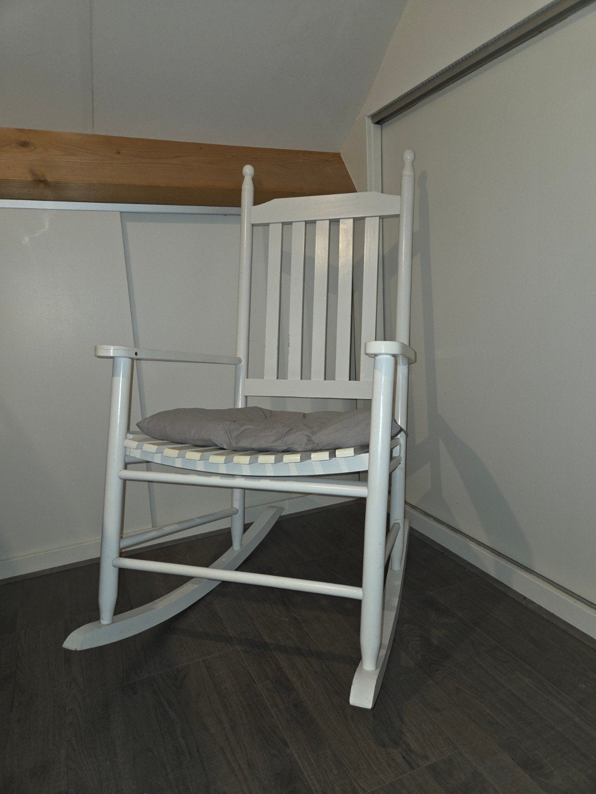 Witte schommelstoel met kussen, Ophalen, Gebruikt, Wit, Stof