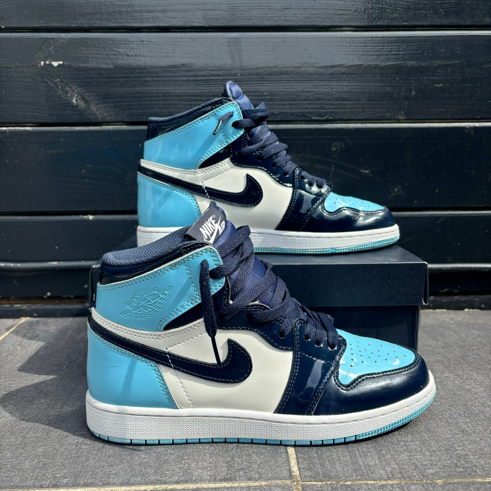 Nike Air Jordan 1 Mid 'UNC' - Maat 40, Ophalen of Verzenden, Zo goed als nieuw, Blauw, Sneakers of Gympen