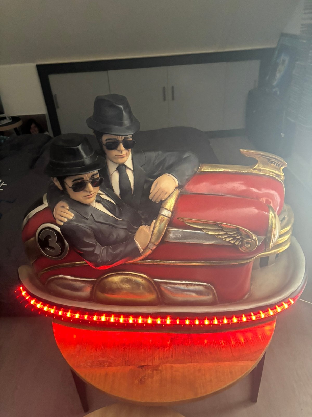 Blues brothers in botsauto, Ophalen, Zo goed als nieuw