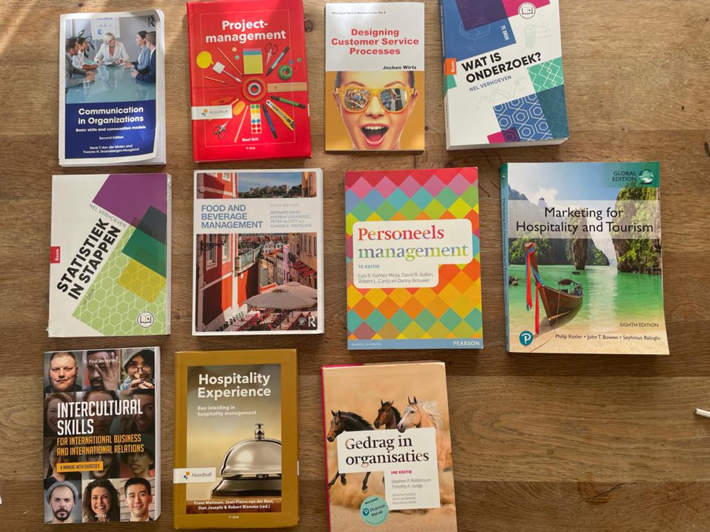 Studieboeken HBO hotelschool (Maastricht), Ophalen of Verzenden, Zo goed als nieuw, School, Studie en Wetenschap