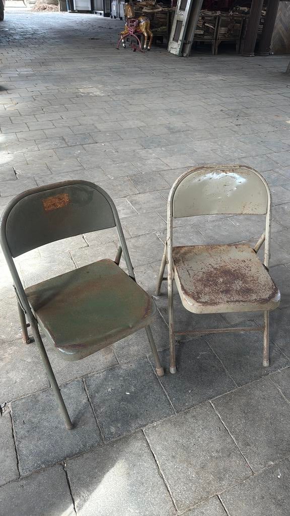 Oude militaire klapstoelen 13 stuks, Ophalen, Zo goed als nieuw