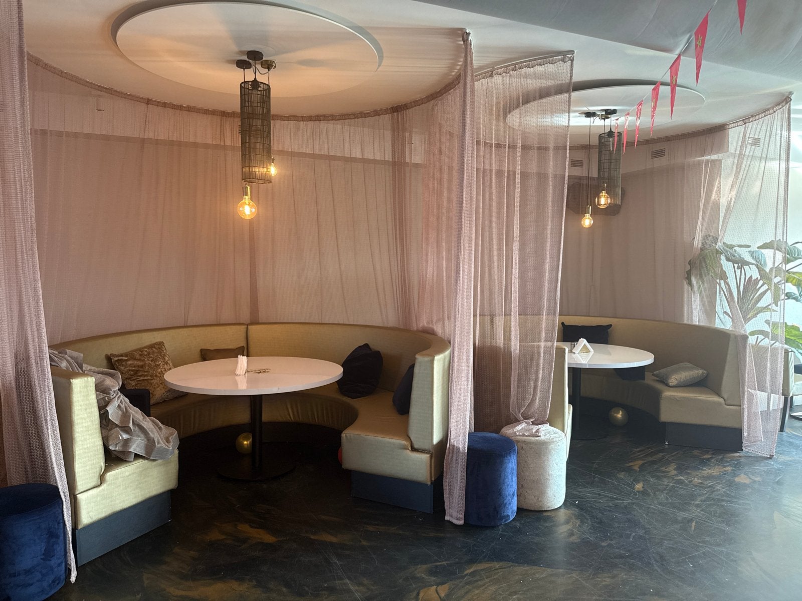 Lounge banken te koop - Perfect voor horeca of thuis, 100 tot 125 cm, Hoekbank, 300 cm of meer, Ophalen of Verzenden
