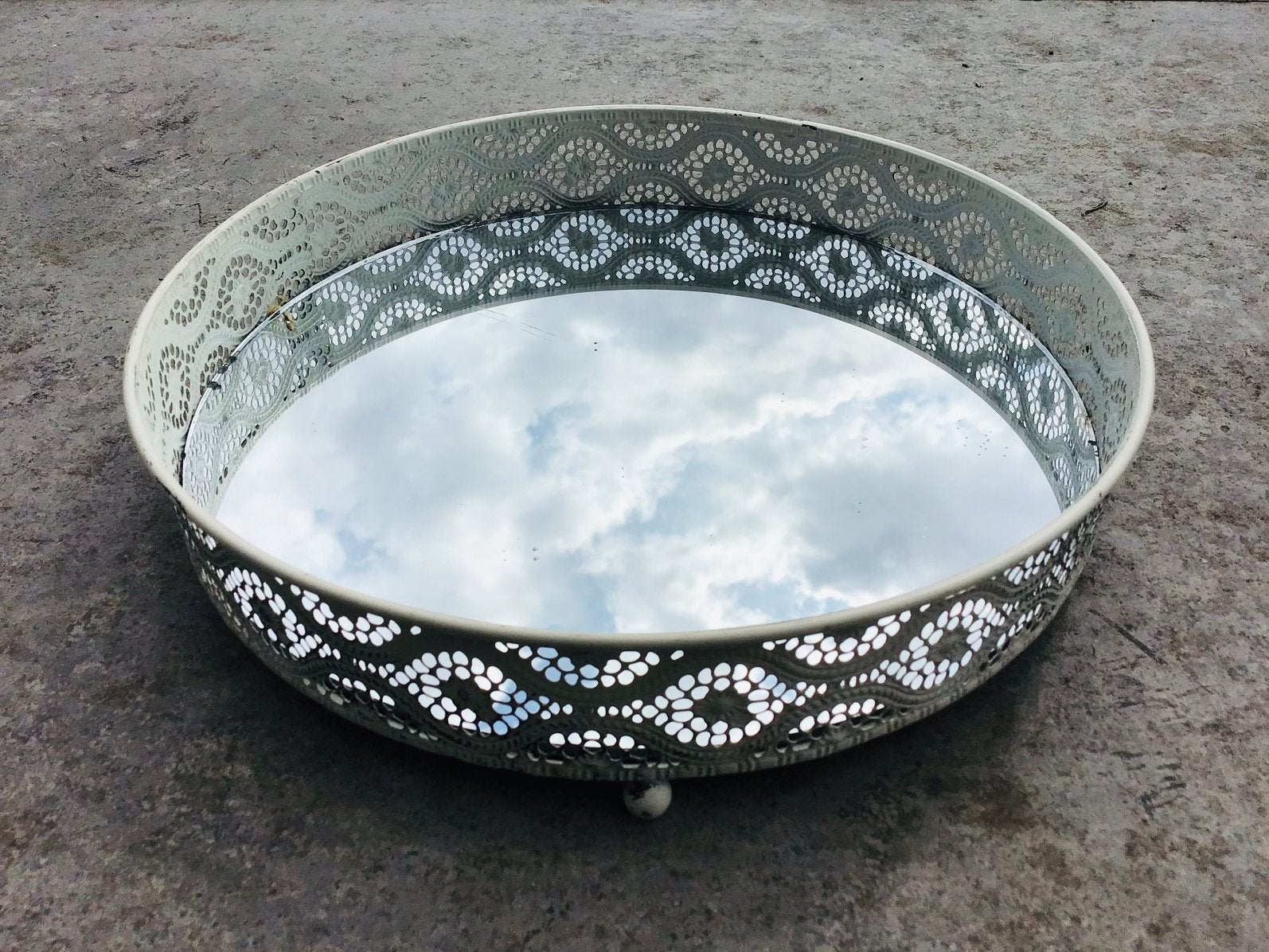 Mooi metalen dienblad met spiegel diameter 25 cm, 5 cm hoog, Ophalen of Verzenden, Zo goed als nieuw, Rond, Metaal