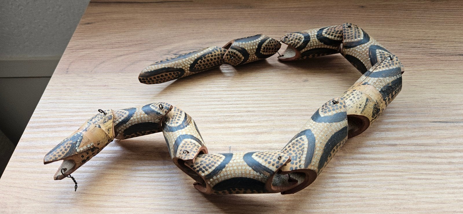Decoratieve houten slang, handgesneden en beschilderd, Ophalen of Verzenden