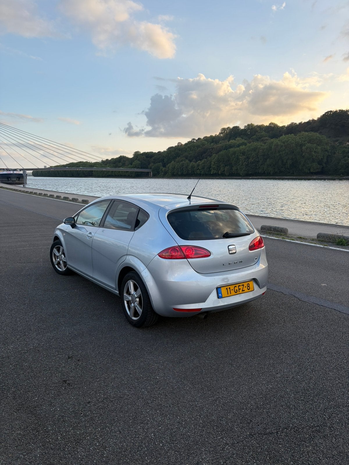 SEAT LEON 1.6i Carplay Boekjes Airco, 4 cilinders, Leon, 1200 kg, USB