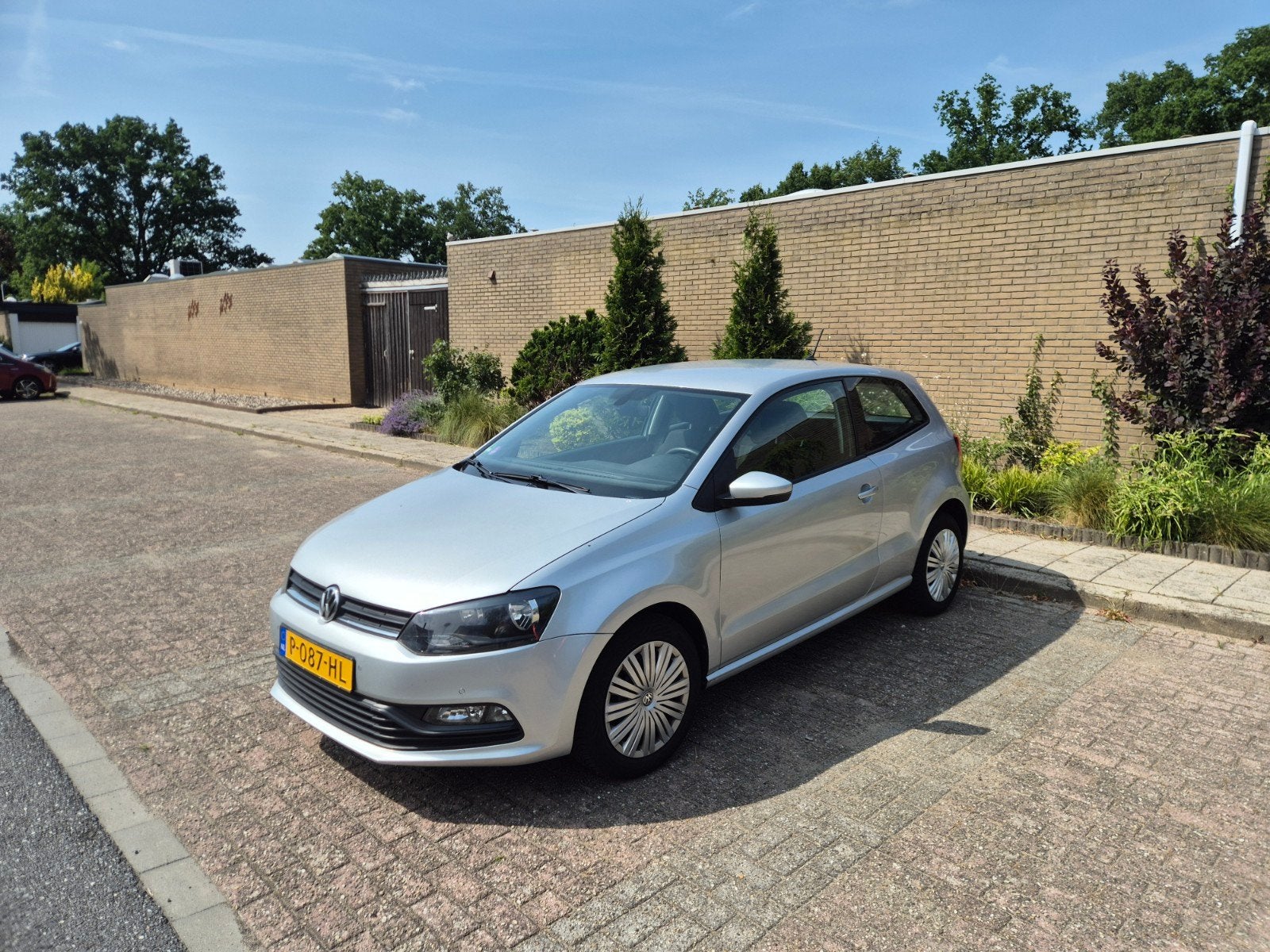 Volkswagen Polo 1.0 MPI 44KW 2016 Grijs, Auto's, Volkswagen, Voorwielaandrijving, 40 €/maand, Parkeersensor, Handgeschakeld