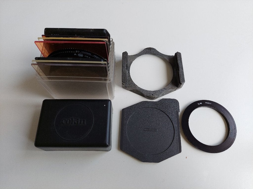 305 - Complete/leuke set Cokin Serie A filters in Filterbox, 60 tot 70 mm, Zo goed als nieuw, Inclusief opbergcase, Cokin