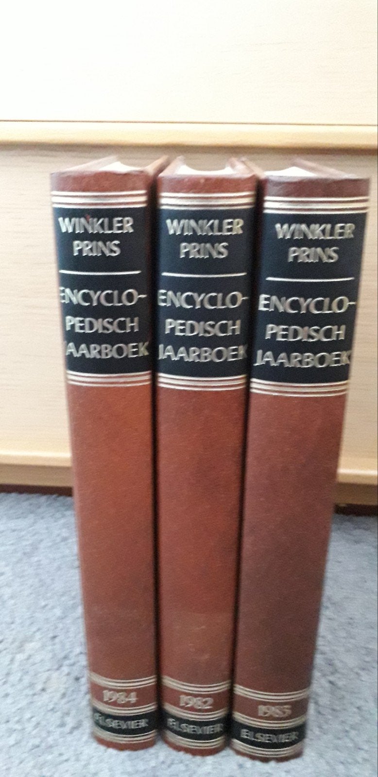 Encyclopedische jaarboeken., Ophalen of Verzenden, Zo goed als nieuw, Algemeen