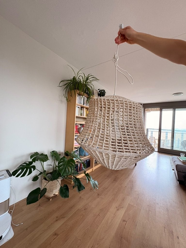 Mooie lamp van natuurlijke materialen te koop!, Ophalen, Gebruikt, E14 (klein), Textiel