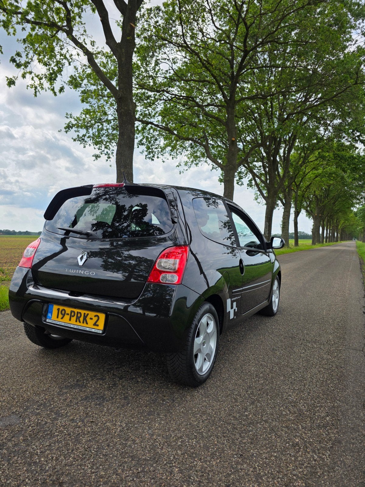 Renault Twingo 1.2 16V beurt + nieuwe APK, dealeronderhouden, Auto's, Renault, 839 kg, Zwart, 4 cilinders, 4 stoelen