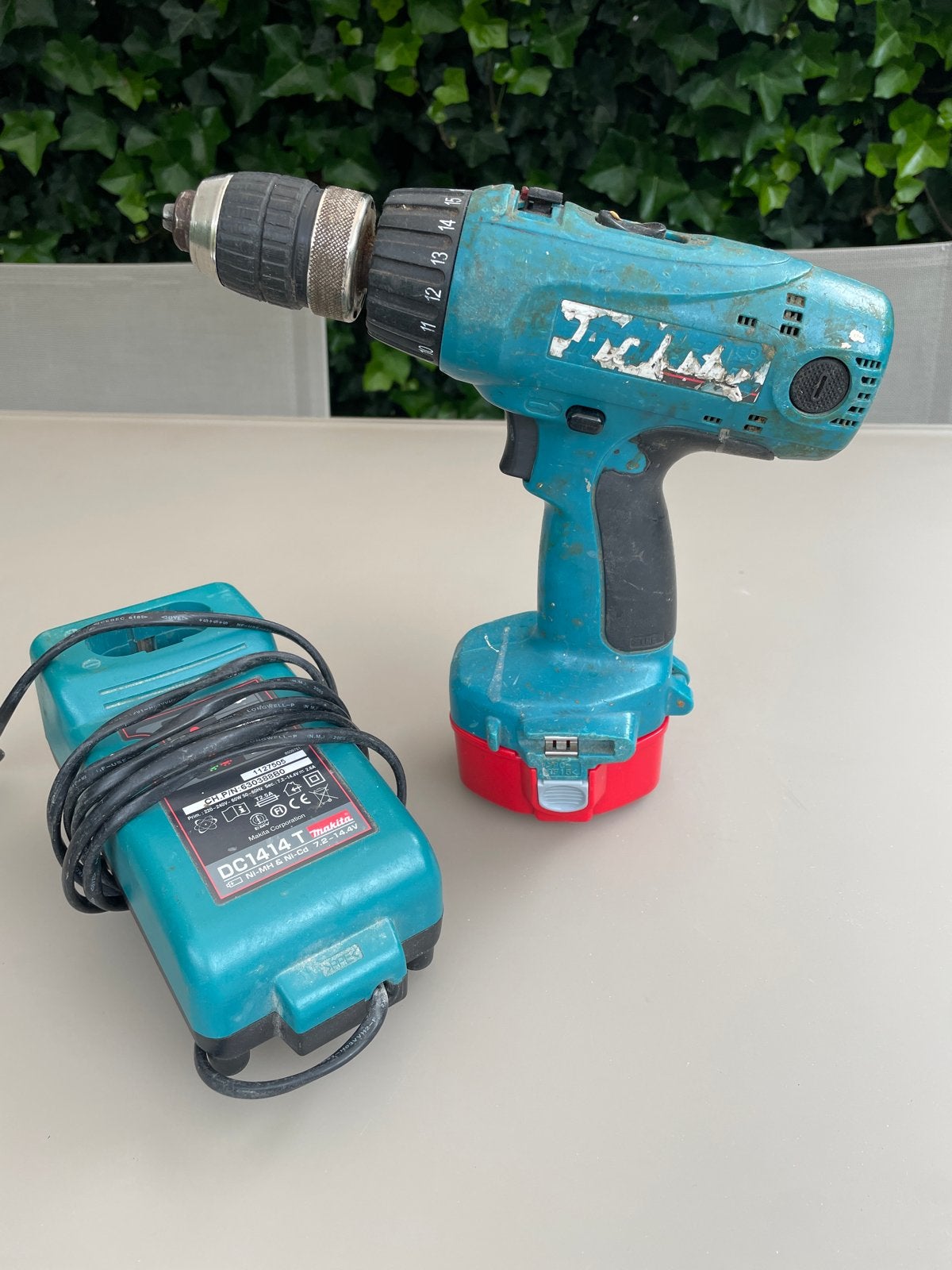 Makita Accuboormachine met lader - Gebruikt, Ophalen, Gebruikt, Variabele snelheid, Boor- en Schroefmachine