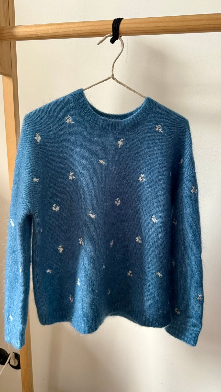 Sezane Hugh Trui - Blauw met bloemen (Merino & Mohair), Blauw, Ophalen of Verzenden, Zo goed als nieuw, Lange mouw