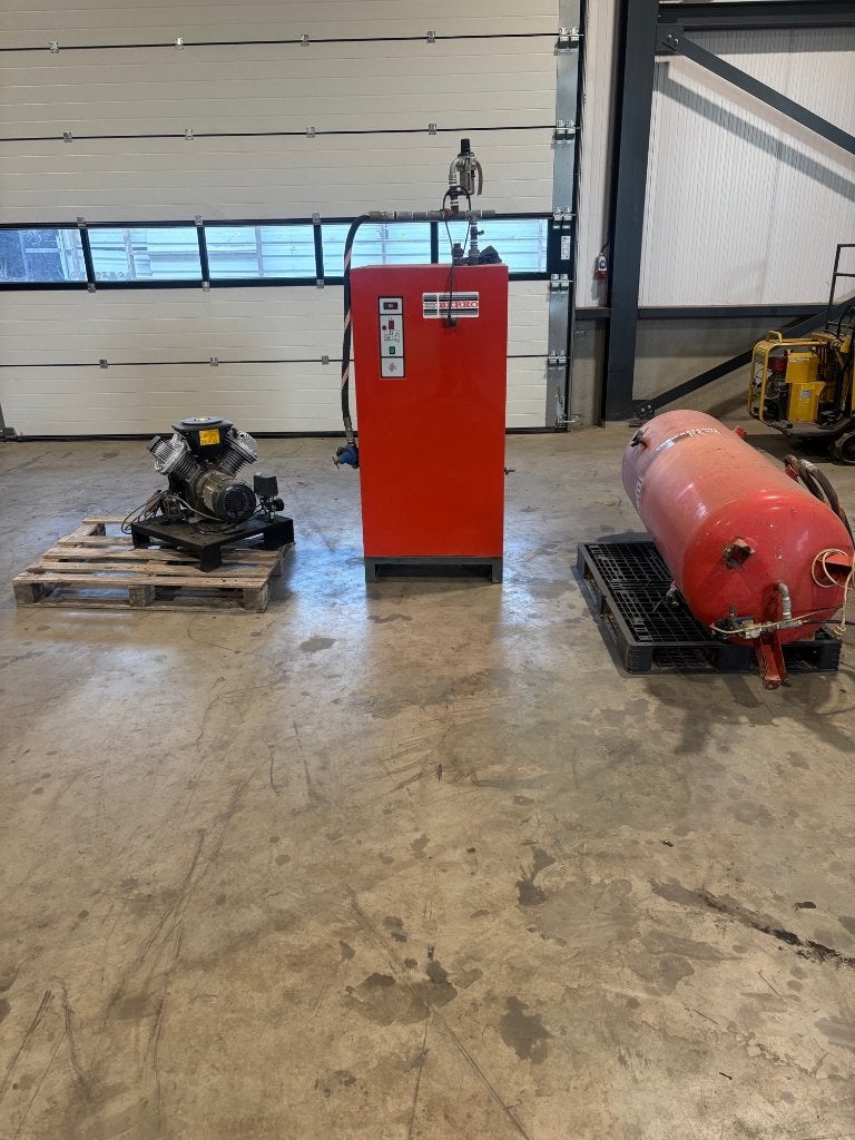 compressor, Doe-het-zelf en Verbouw, Compressors, Ophalen of Verzenden, Gebruikt, 200 tot 400 liter/min