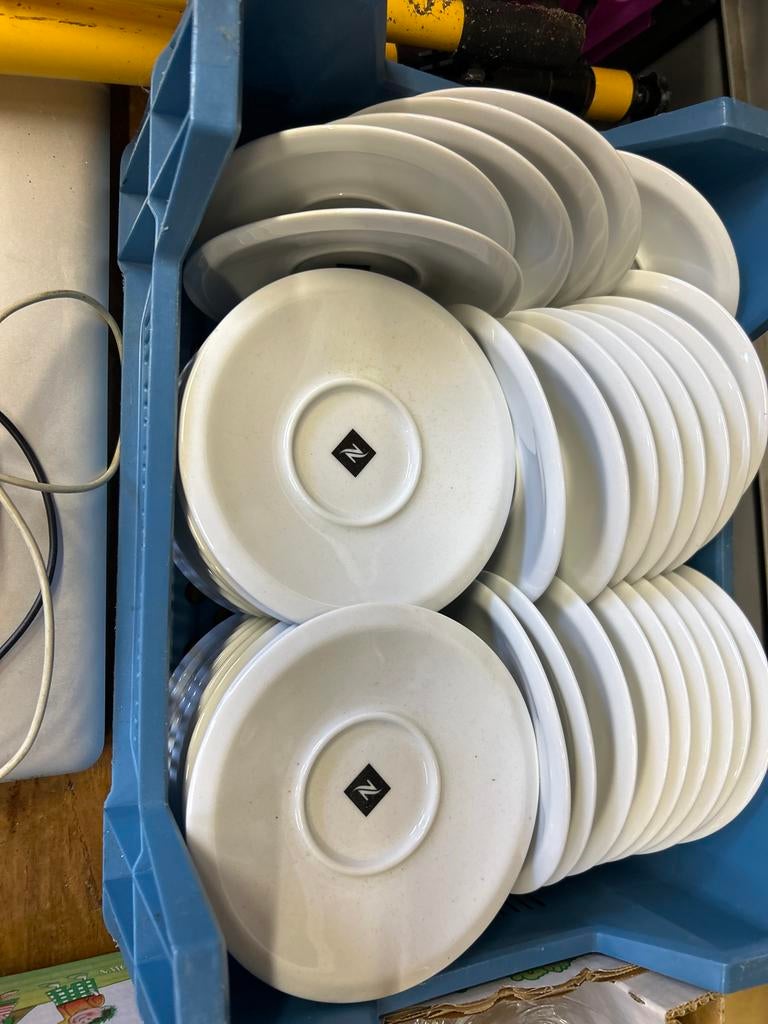40 Nespresso Professional schotels - Gratis af te halen, Ophalen, Gebruikt, Effen, Kop(pen) en/of Schotel(s)