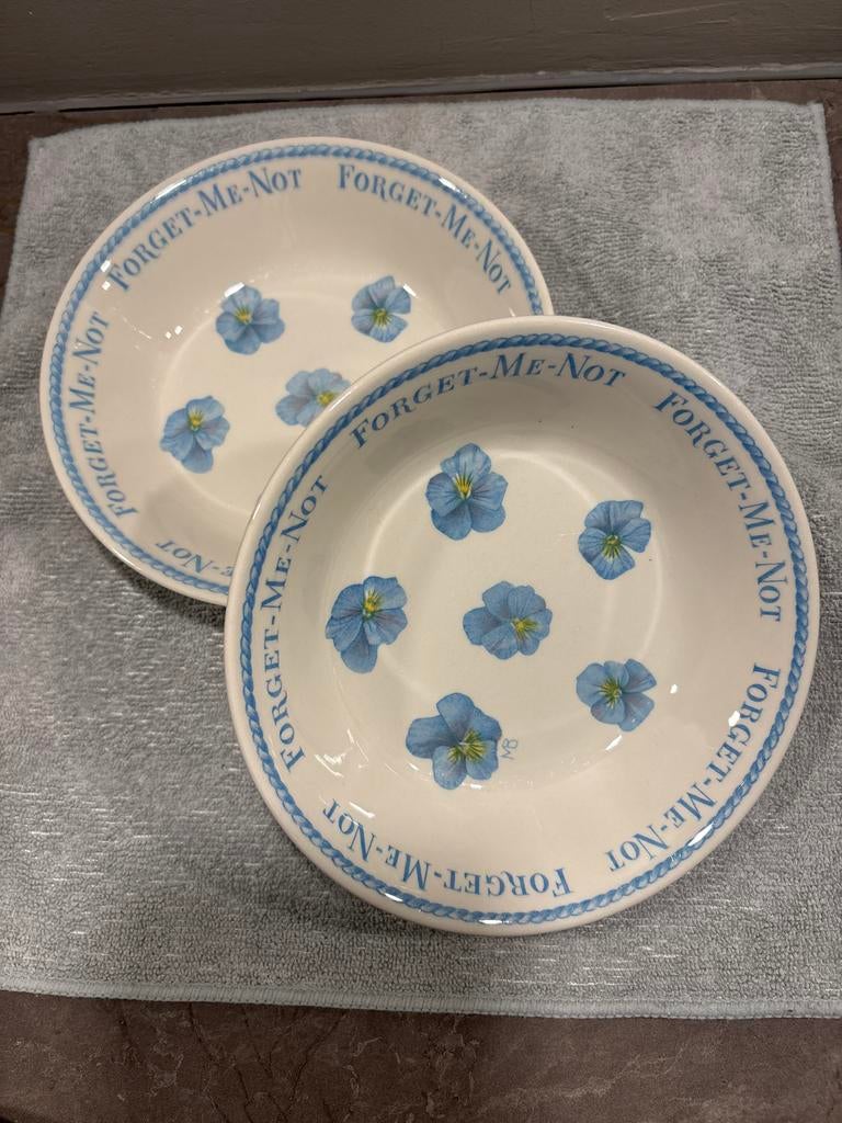 2x Royal Stafford Libelle Forget-Me-Not Kommen, Keramiek, Ophalen of Verzenden, Zo goed als nieuw, Kom(men)