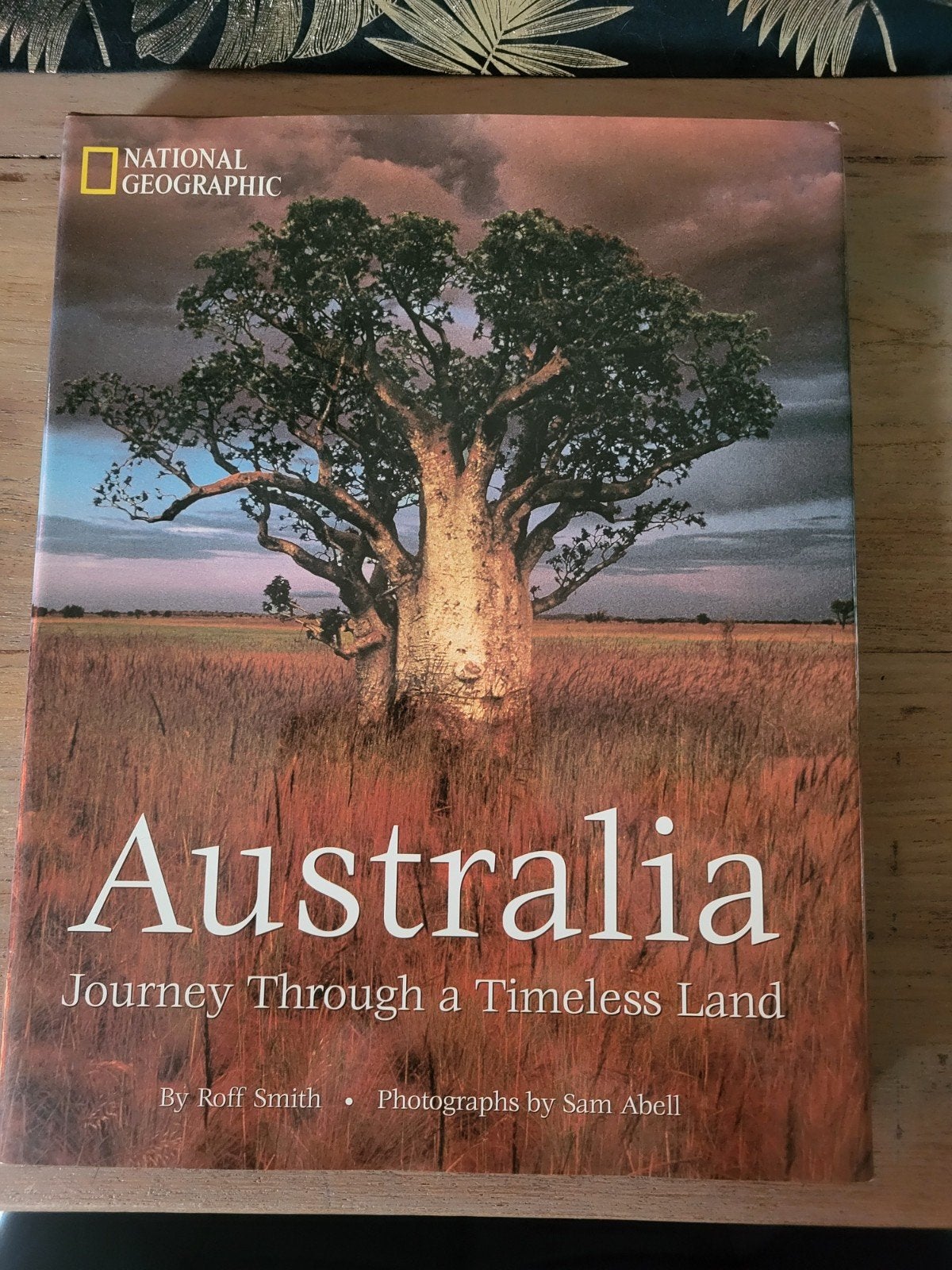National Geographic: Australië - Reis door een Tijdloos Land, Overige merken, Zo goed als nieuw, Reisgids of -boek, Roff Smith & Sam Abell